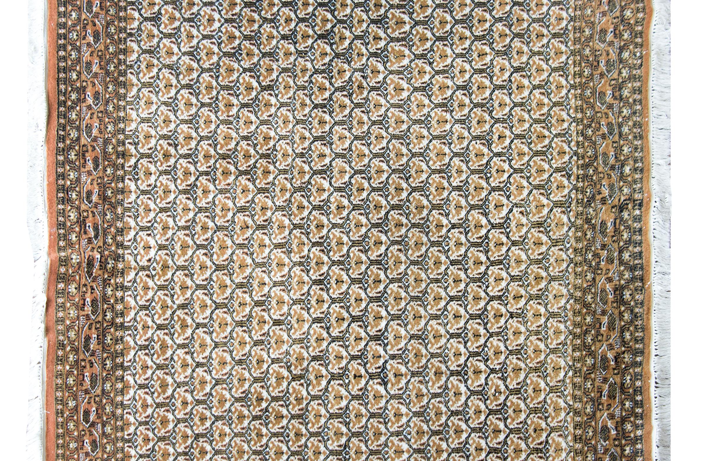 Hand-Knotted Vintage Pakistani Chi Chi Rug For Sale
