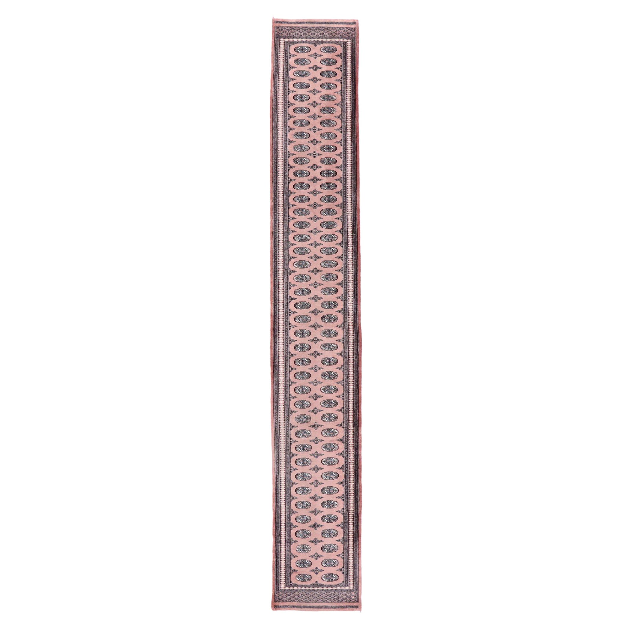 Tapis de couloir vintage pakistanais Jaldar Bokhara avec style Boho Chic du Sud-Ouest en vente