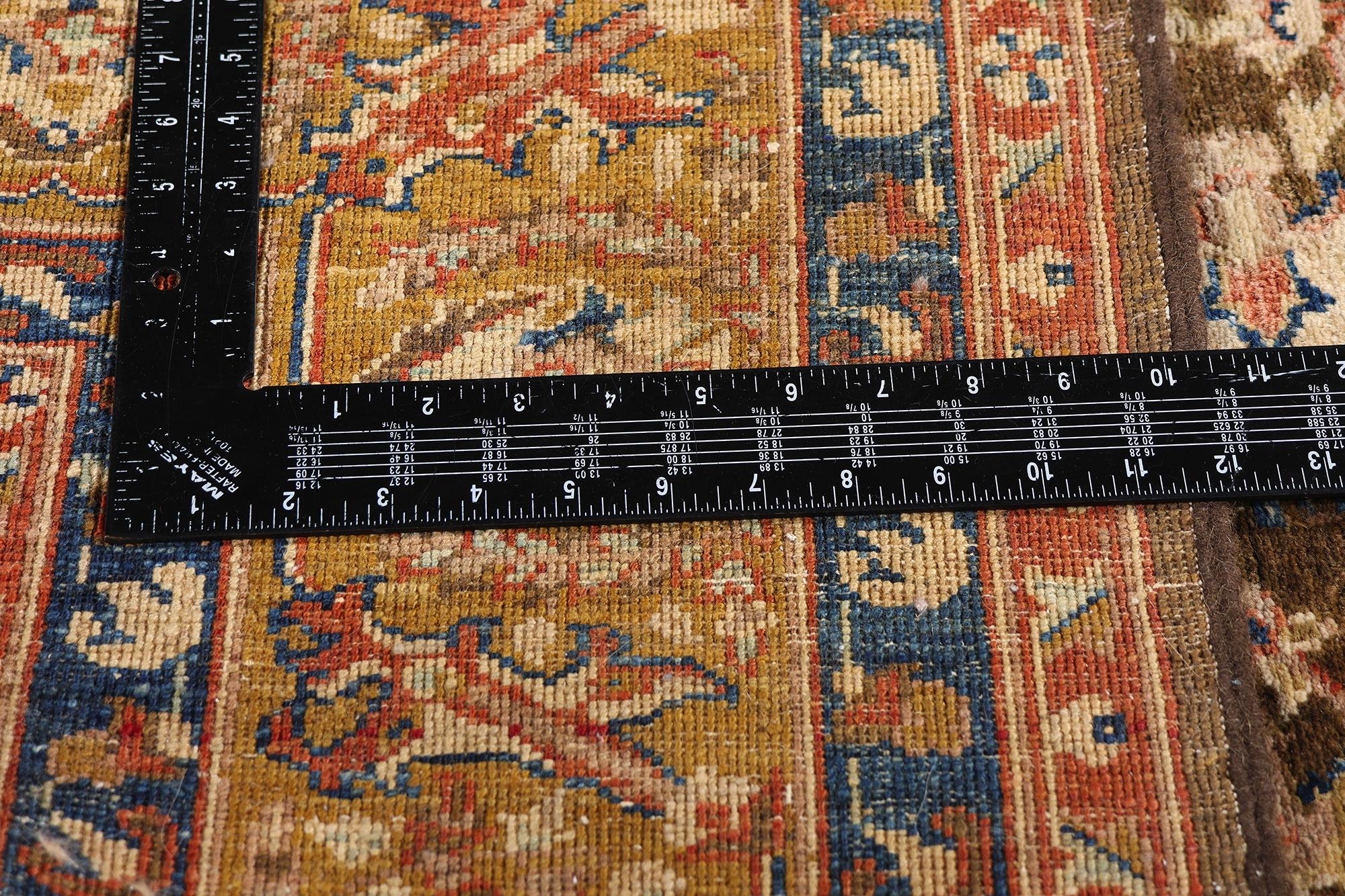 Vintage Pakistani Malayer Carpet with Traditional Style For Sale 1
