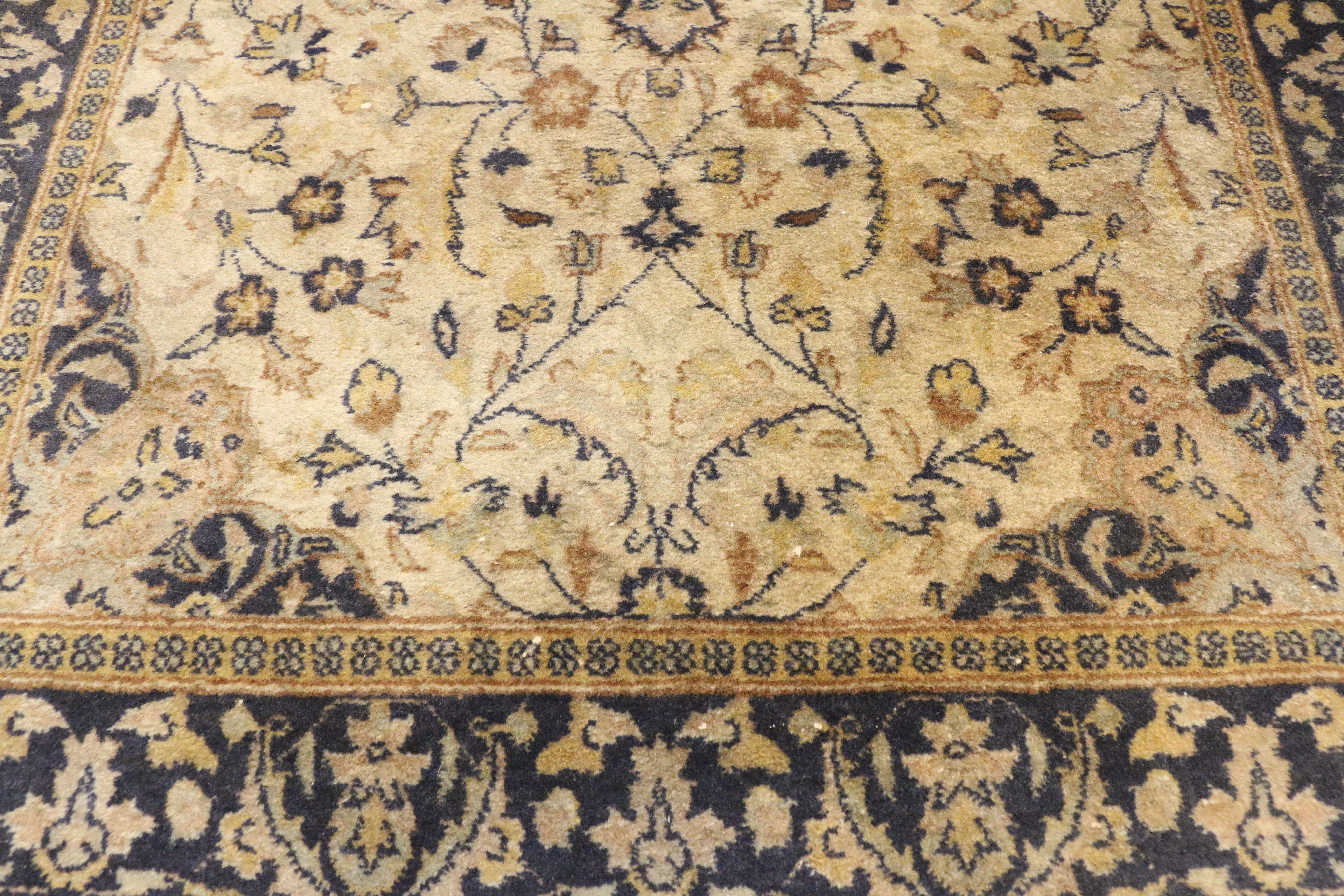 Pakistanais Tapis vintage persan d'Ispahan pakistanais en vente