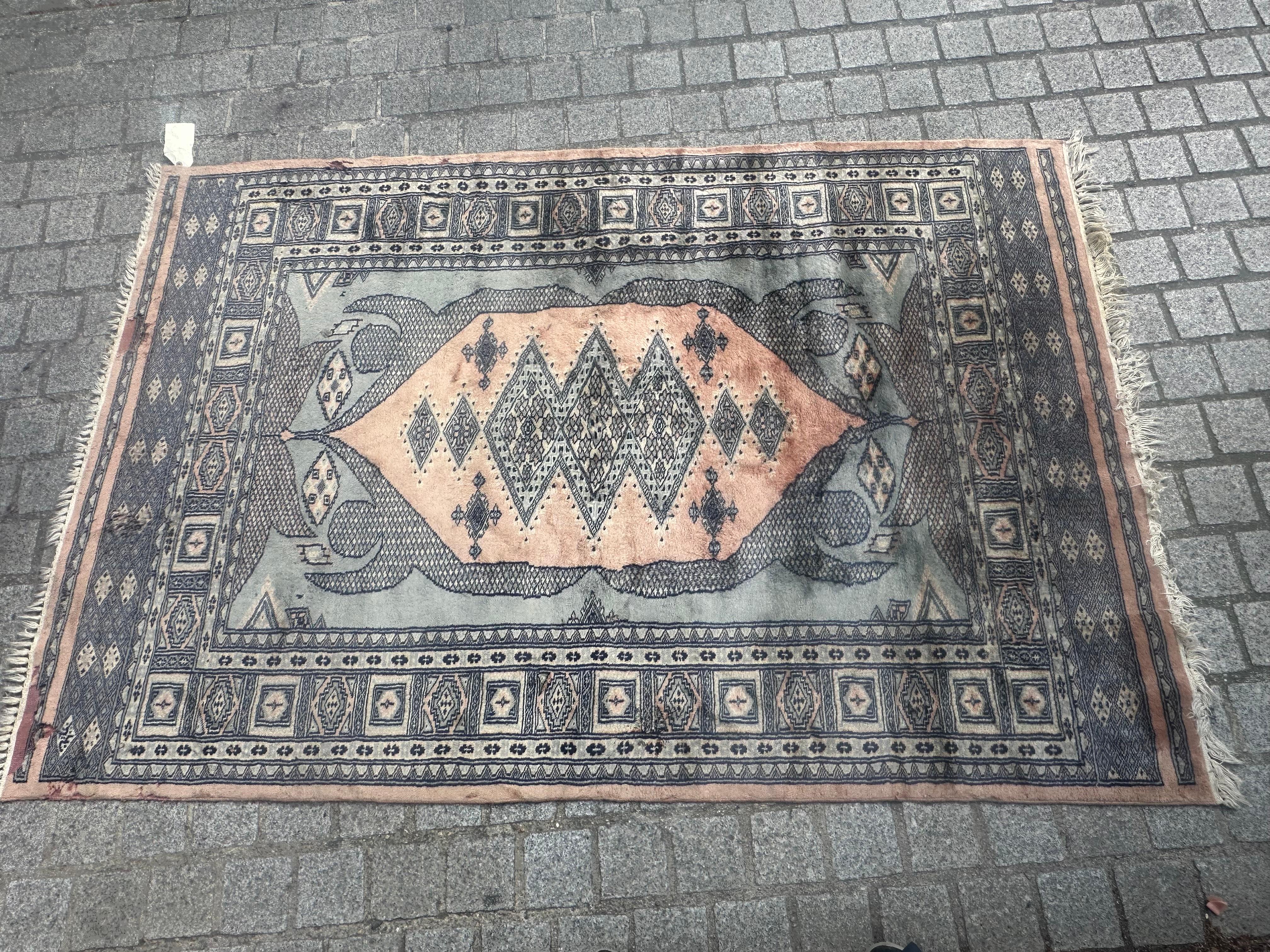 Vintage Pakistani Rug For Sale 10
