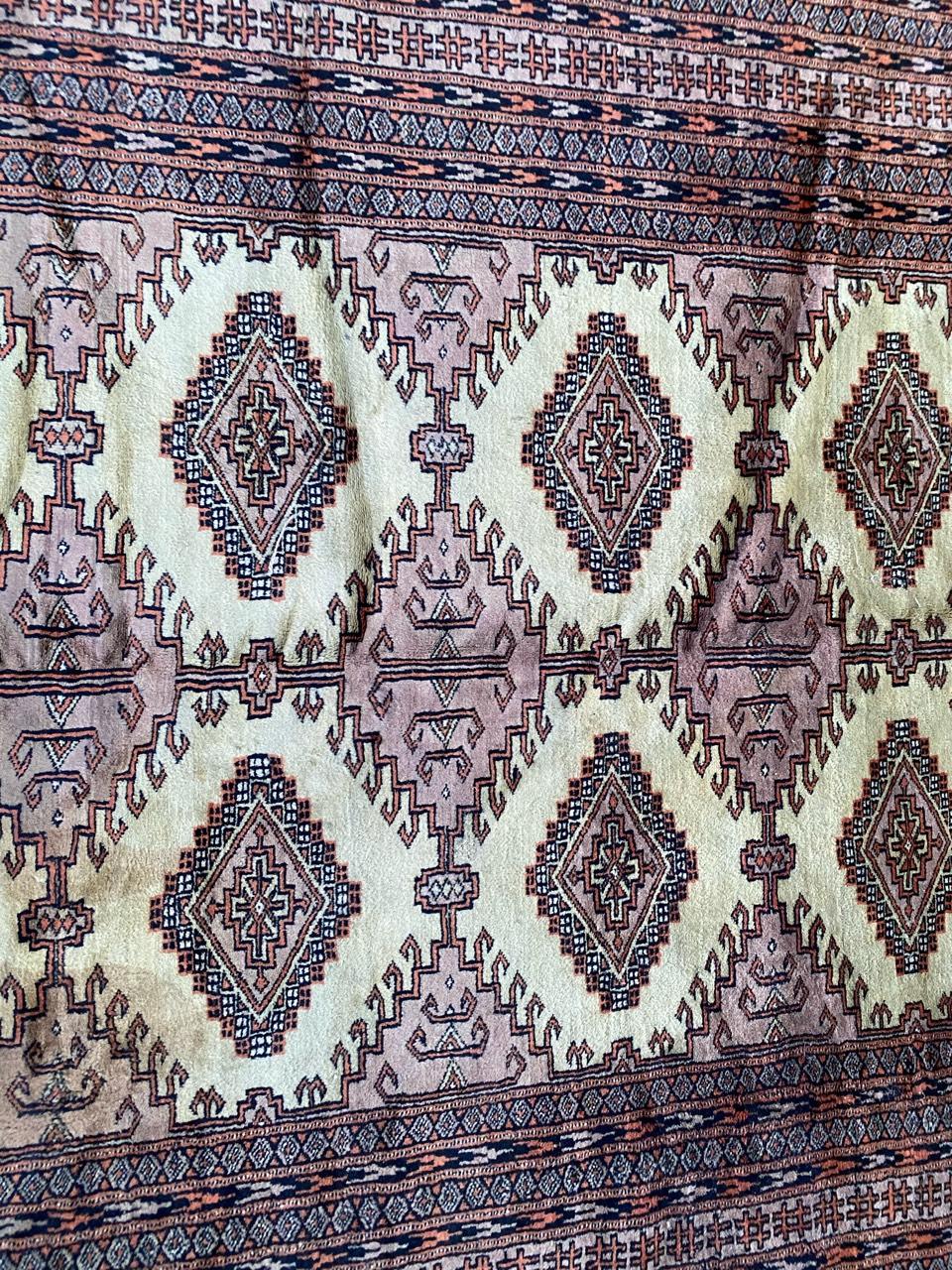 Pakistanischer Vintage-Teppich im Angebot 1