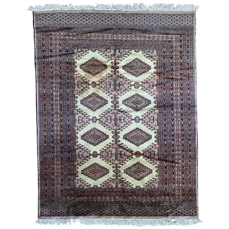 Traditional Pakistani Rug For Sale at 1stDibs | pakistani rugs