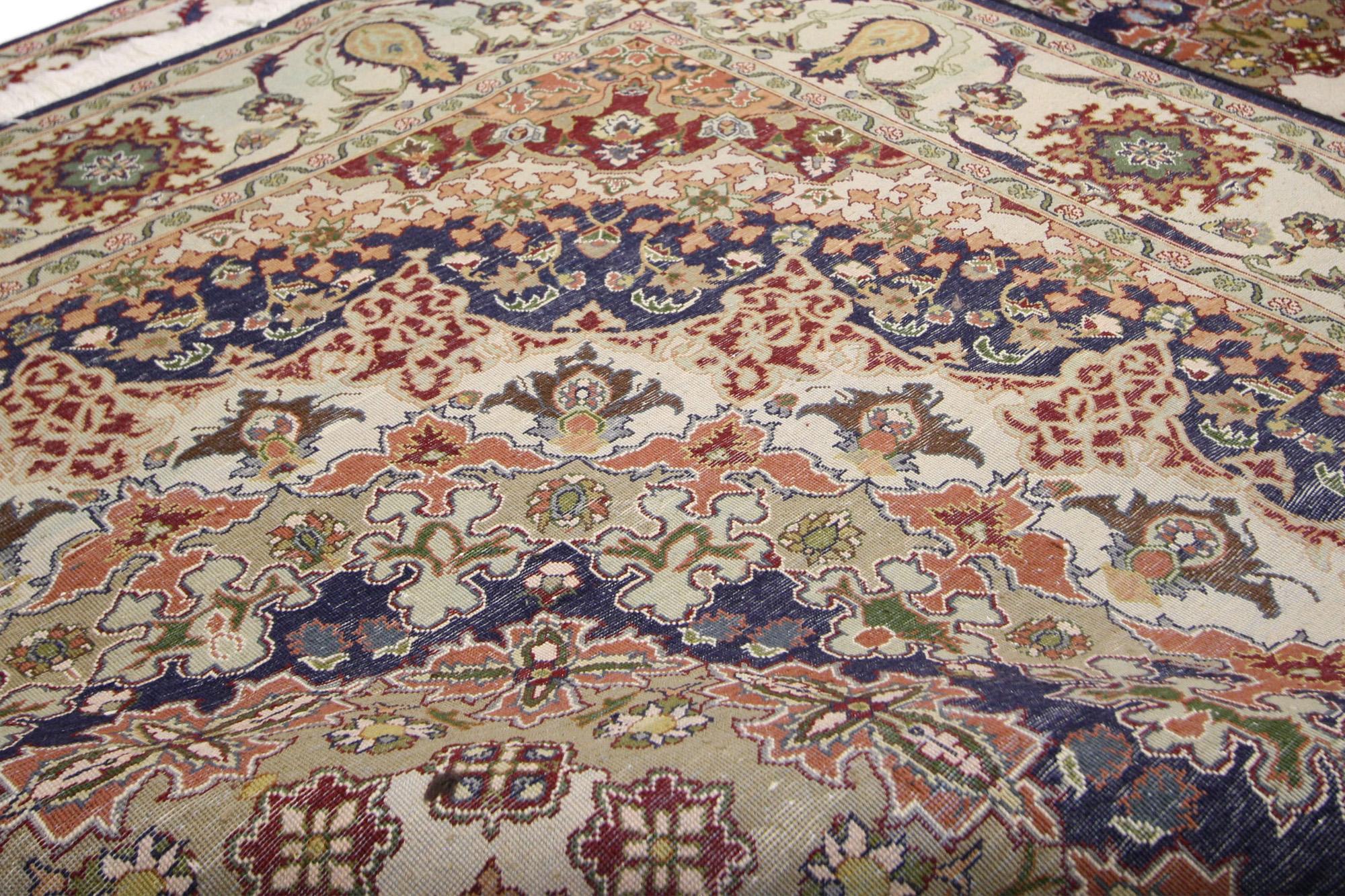 Laine Tapis pakistanais vintage de style colonial Arts and Crafts en vente