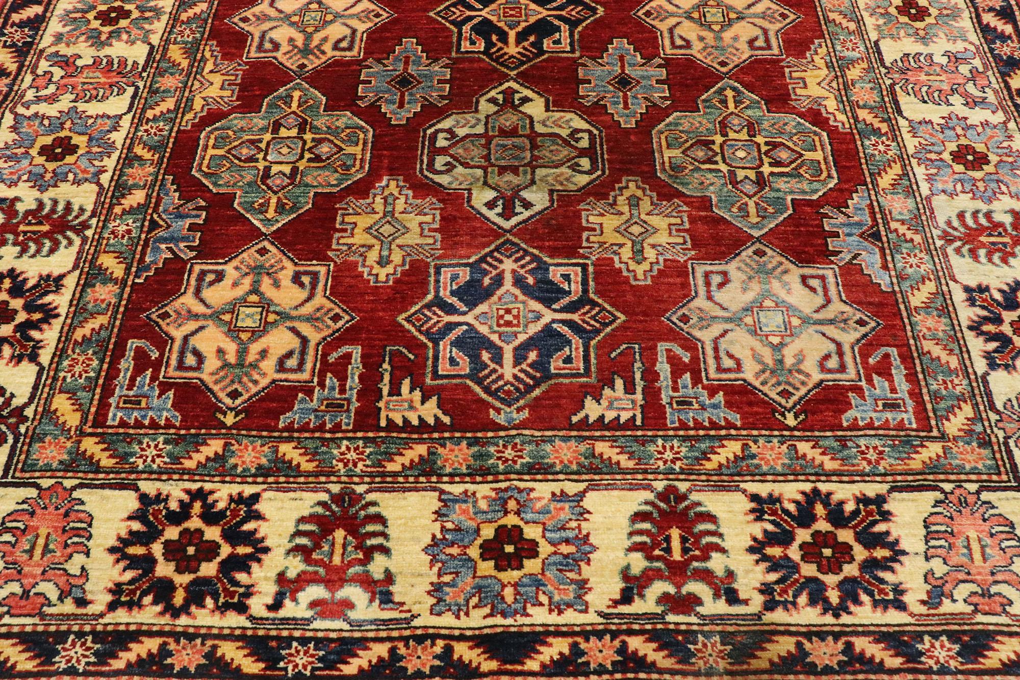 Hand-Knotted Vintage Pakistani Rug with Modern American Colonial Style For Sale