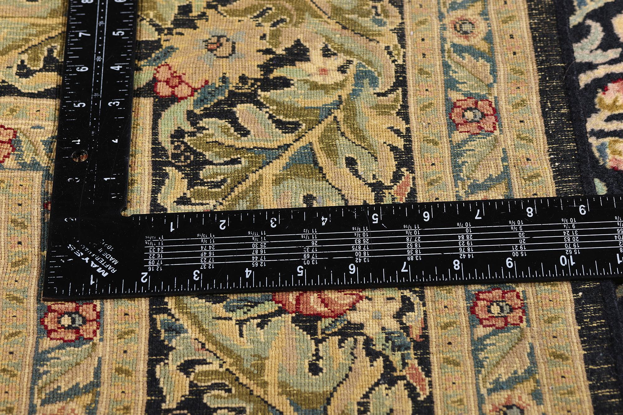 Vintage Pakistani Tabriz Carpet with Traditional Style For Sale 5