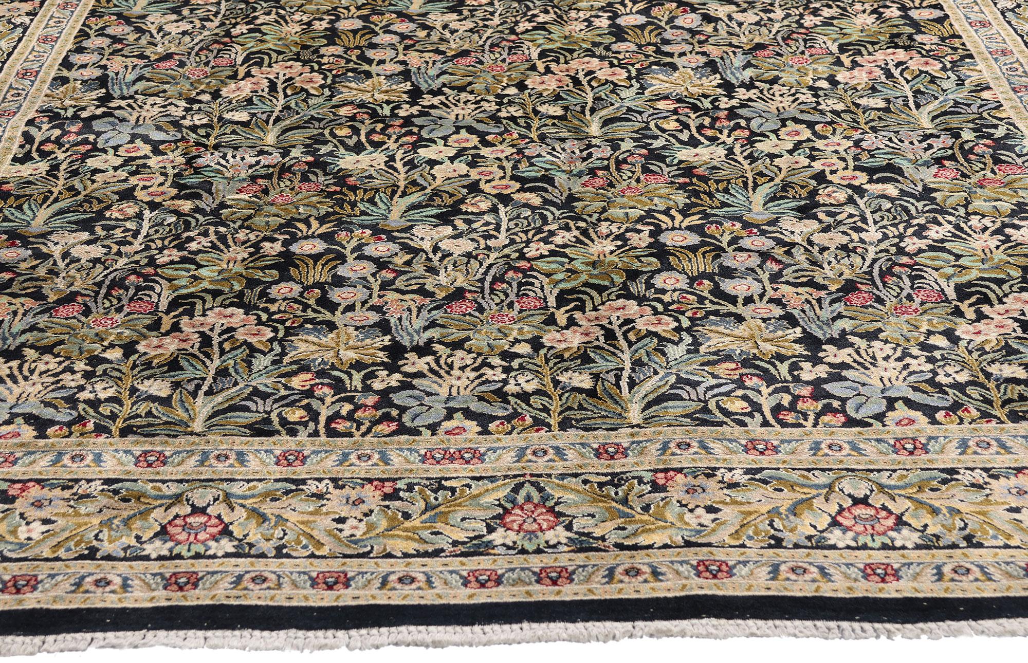 Vintage Pakistani Tabriz Carpet with Traditional Style In Good Condition For Sale In Dallas, TX