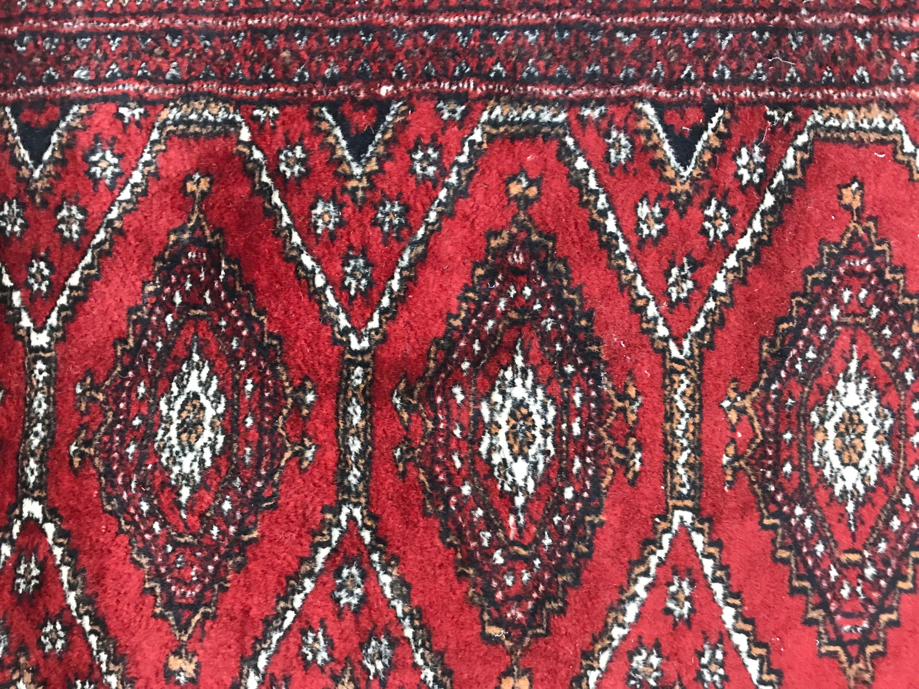 Bobyrug’s Vintage Pakistani Turkman Design Rug In Good Condition For Sale In Saint Ouen, FR