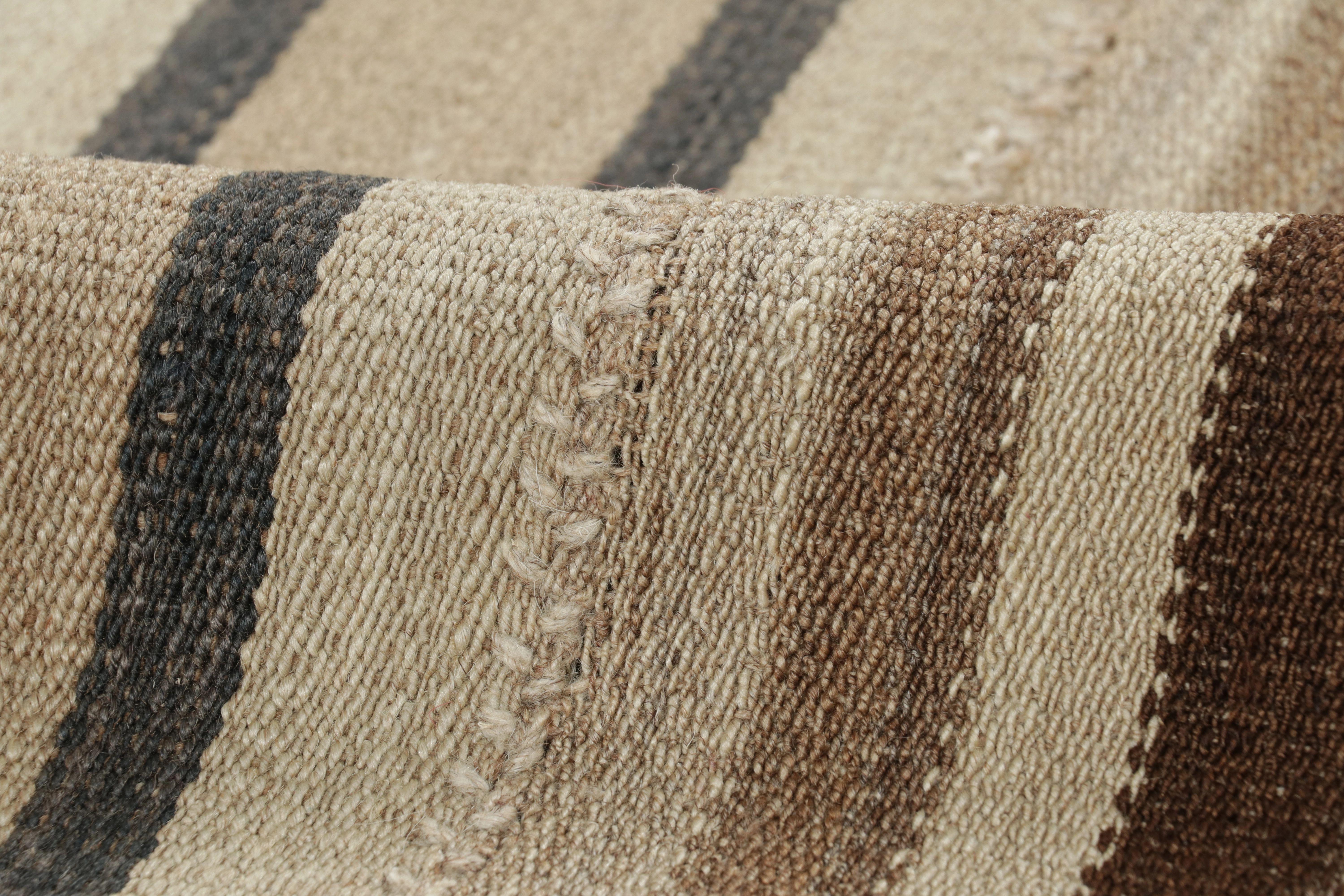 Milieu du XXe siècle Vintage Palas Bidjar Persian Square Kilim, Beige-Brown Stripes - Rug & Kilim en vente