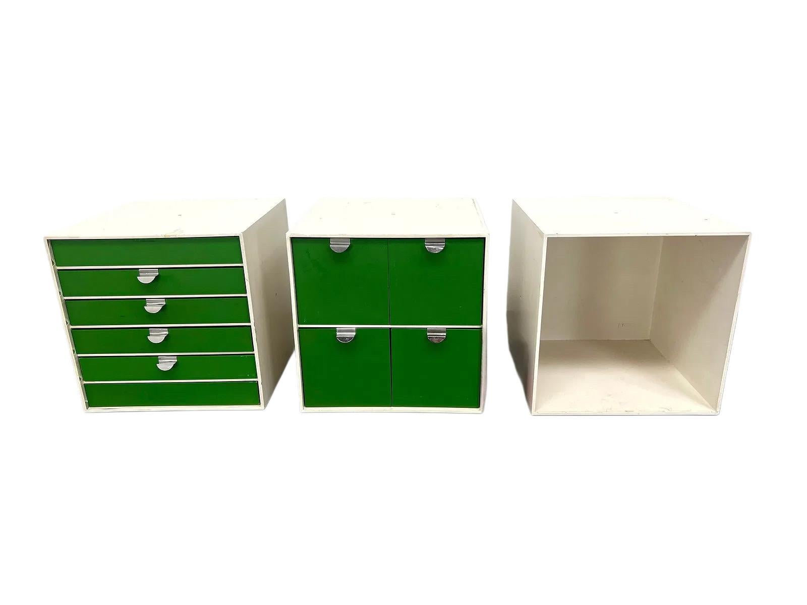 Vintage Palaset Palanox Modular Storage Box Set of 7, Green White, Finland, 1972 In Fair Condition For Sale In Brooklyn, NY