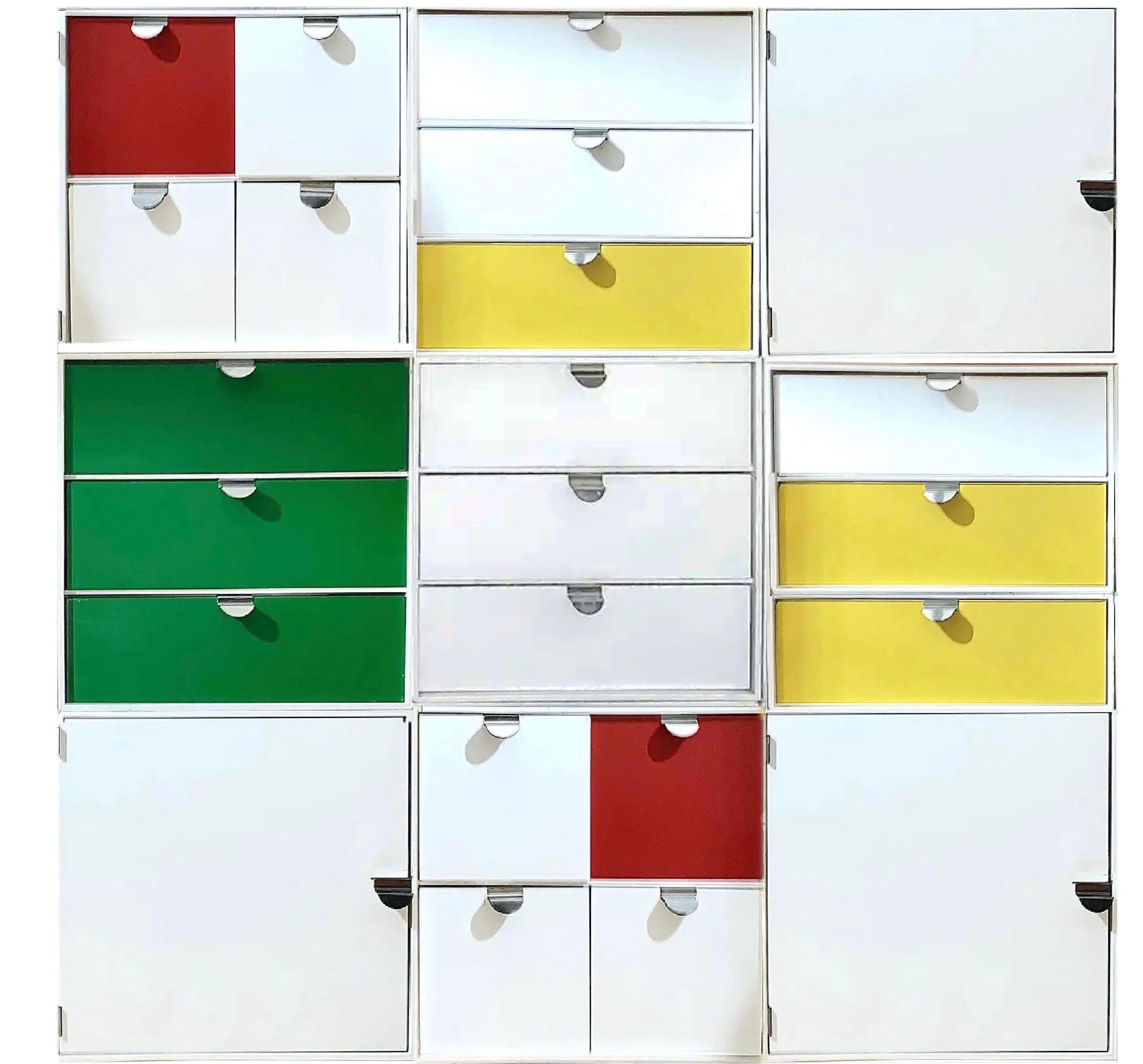 Vintage Palaset Palanox modular storage box set of 9, Red, Green, White, Yellow, Finland, 1972

Palaset Palanox, multicolored stackable boxes that allow you to build your own shelf, only produced for a few years in the early 1970s. During his