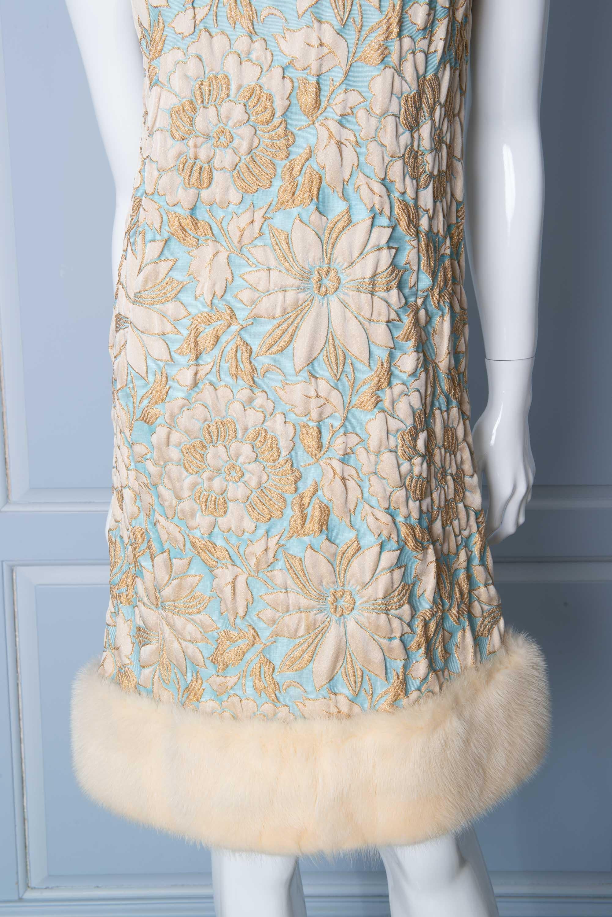 1960s Vintage Pale Blue and Gold Brocade, Mink Trimmed Coat and Dress im Zustand „Gut“ in Stamford, CT