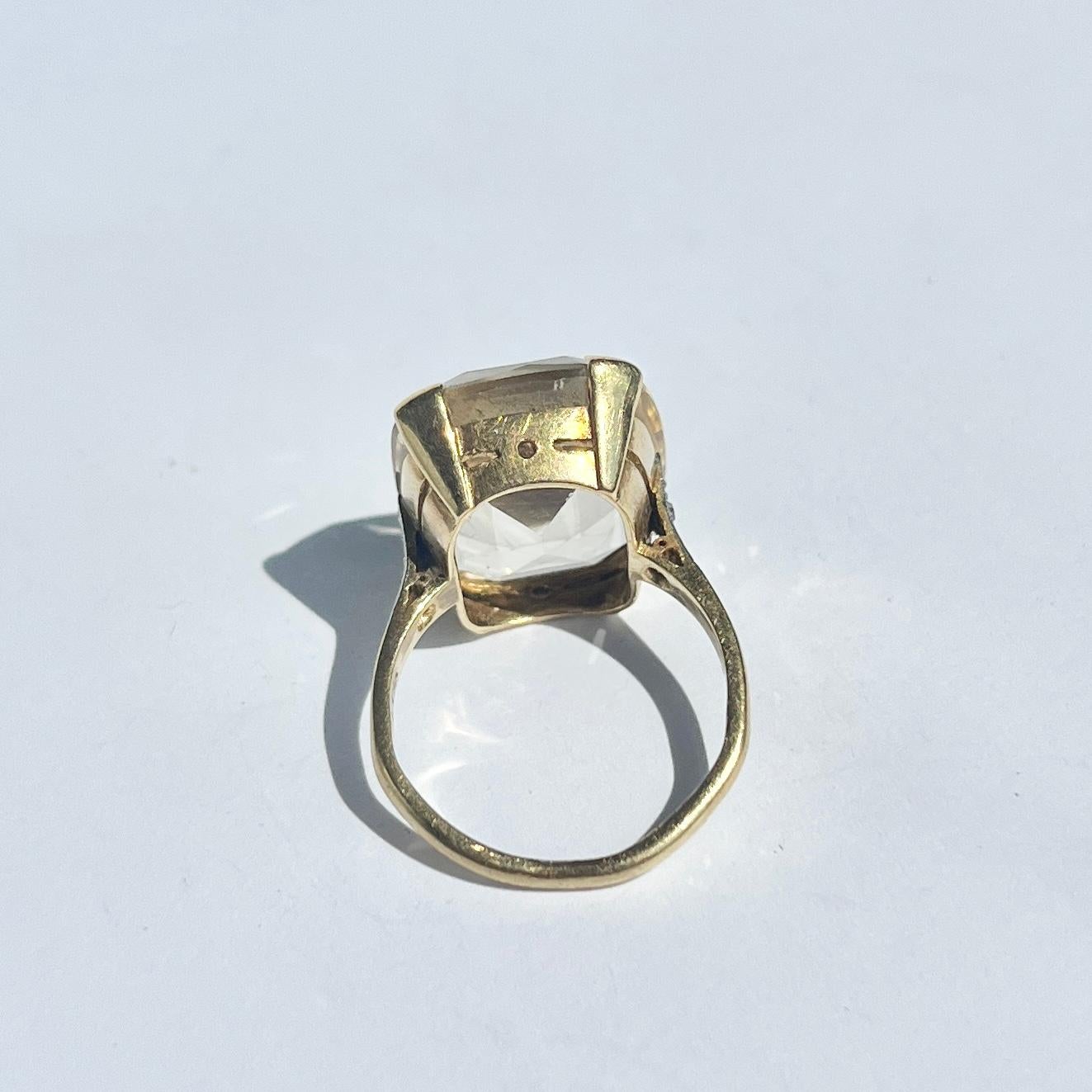 Women's Vintage Pale Citrine and 9 Carat Gold Cocktail Ring For Sale