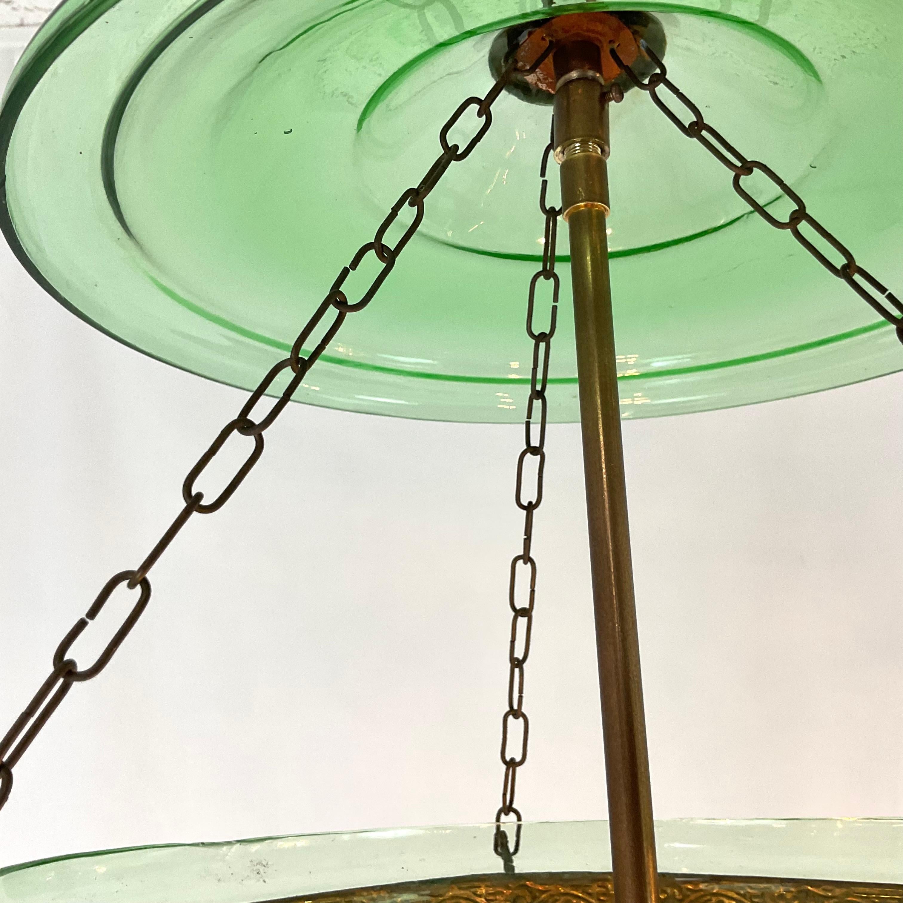 Campane da fumo in vetro acidato verde pallido vintage in vendita 1