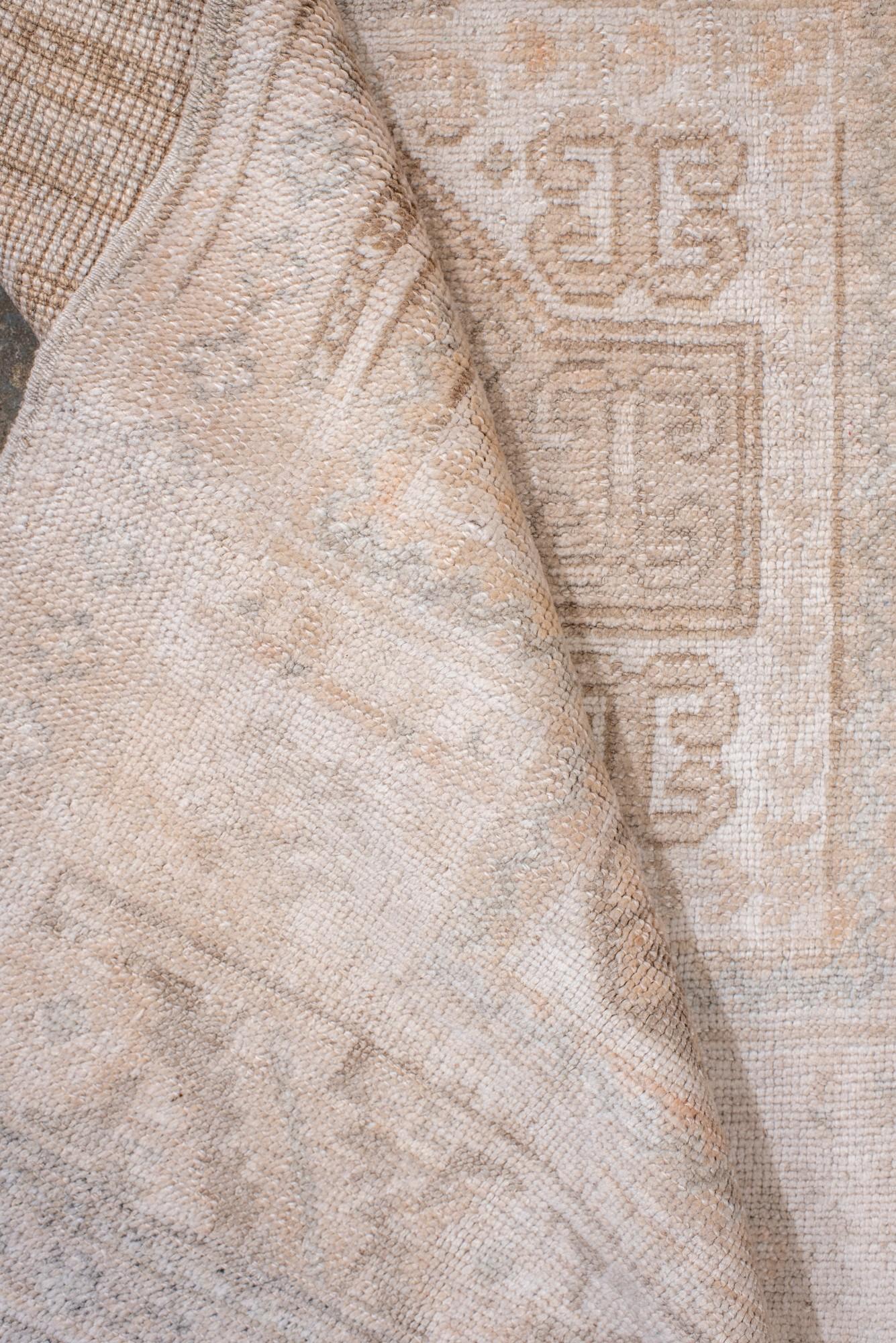 Tappeto Oushak vintage neutro e pallido in vendita 1