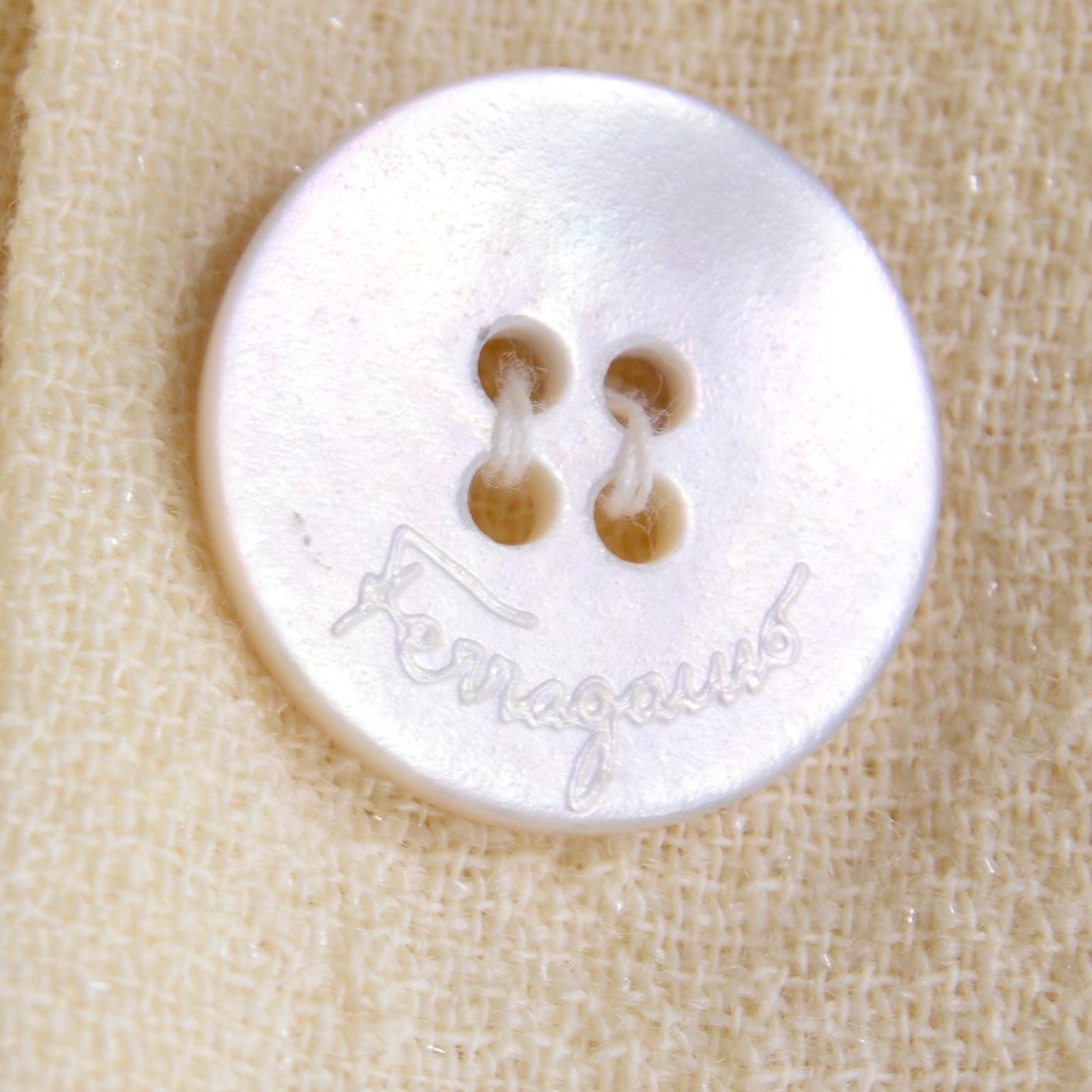 Traje Vintage de Falda y Chaqueta Blazer Amarillo Pálido de Salvatore Ferragamo en venta 6