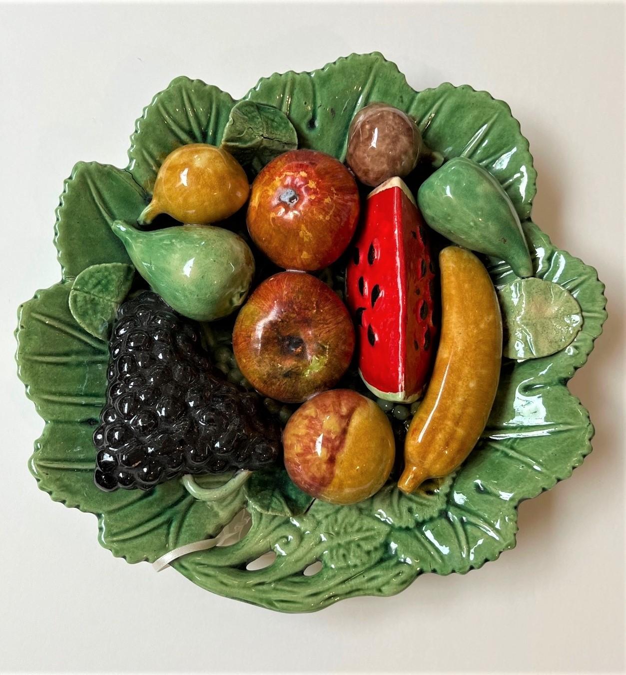 Plato de Frutas y Hojas de Cerámica Artística Estilo Palissey Vintage de Caldas Da Rainha en venta 3