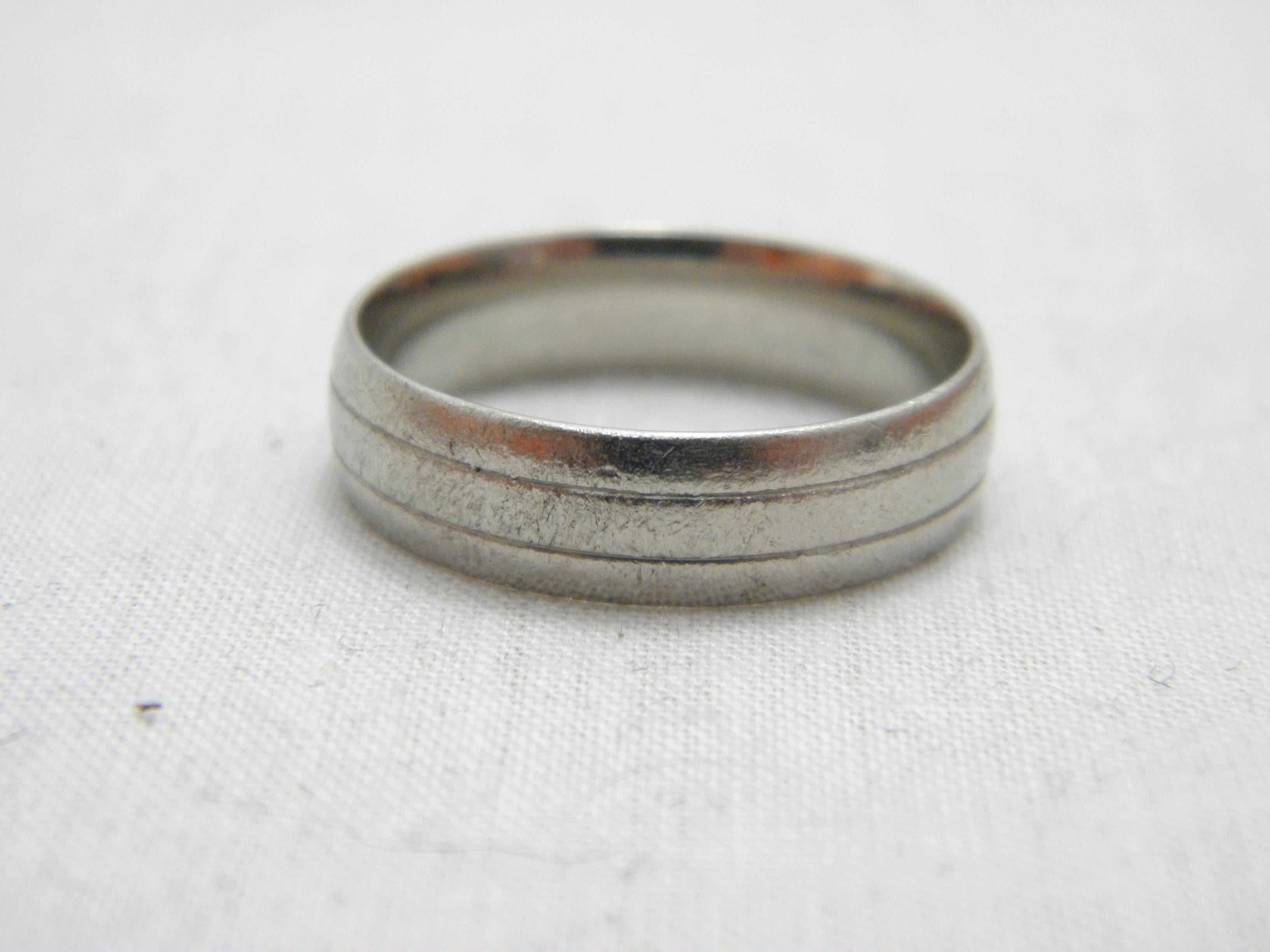 Vintage Palladium 6mm Wedding Ring Size W 11.25 950 Purity Band Bevelled Burnish In Good Condition For Sale In Camelford, GB