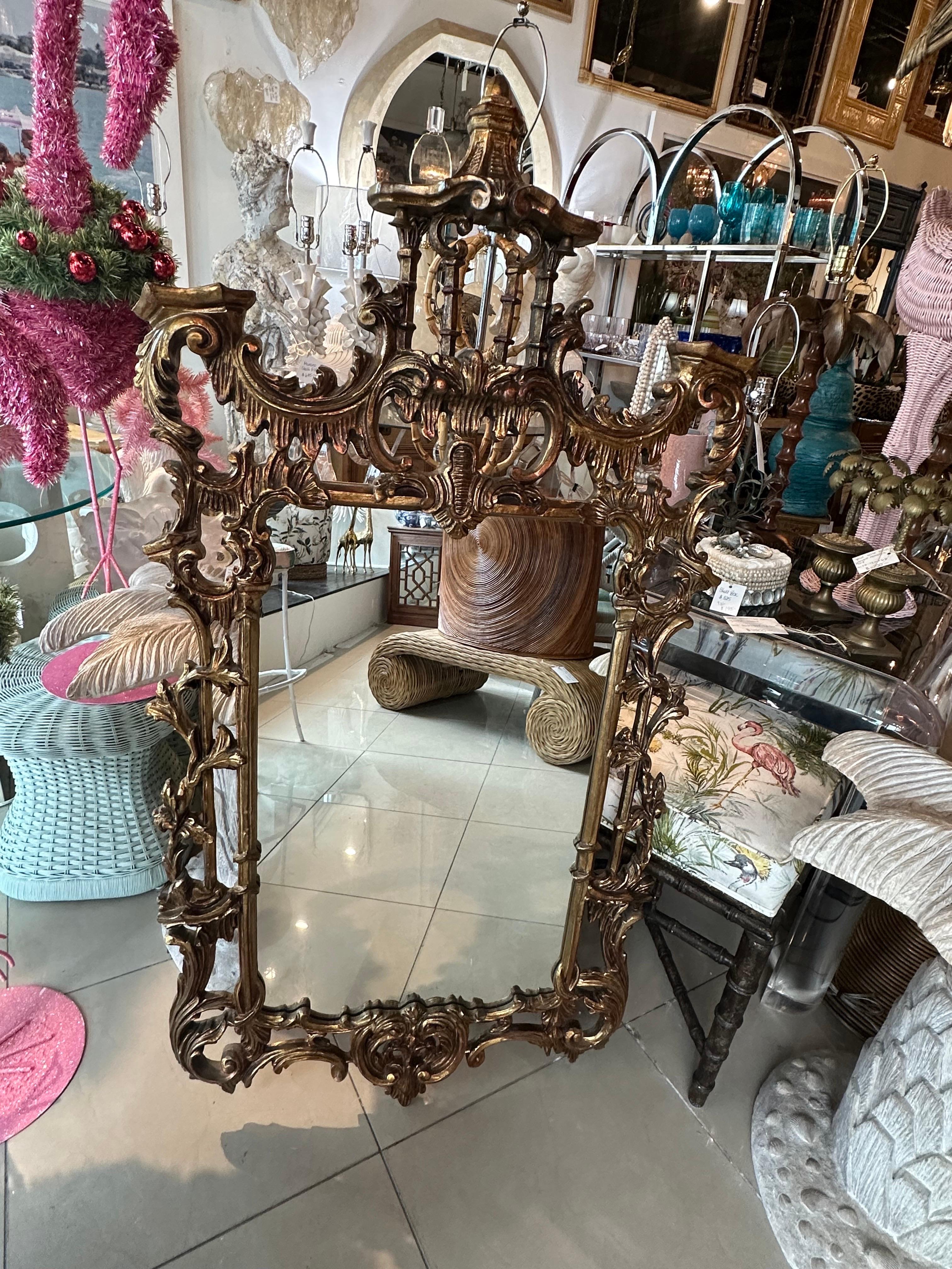 Chinoiseries Vieux miroir mural pagode Chippendale chinois de Palm Beach Chinoiserie avec cloches en vente