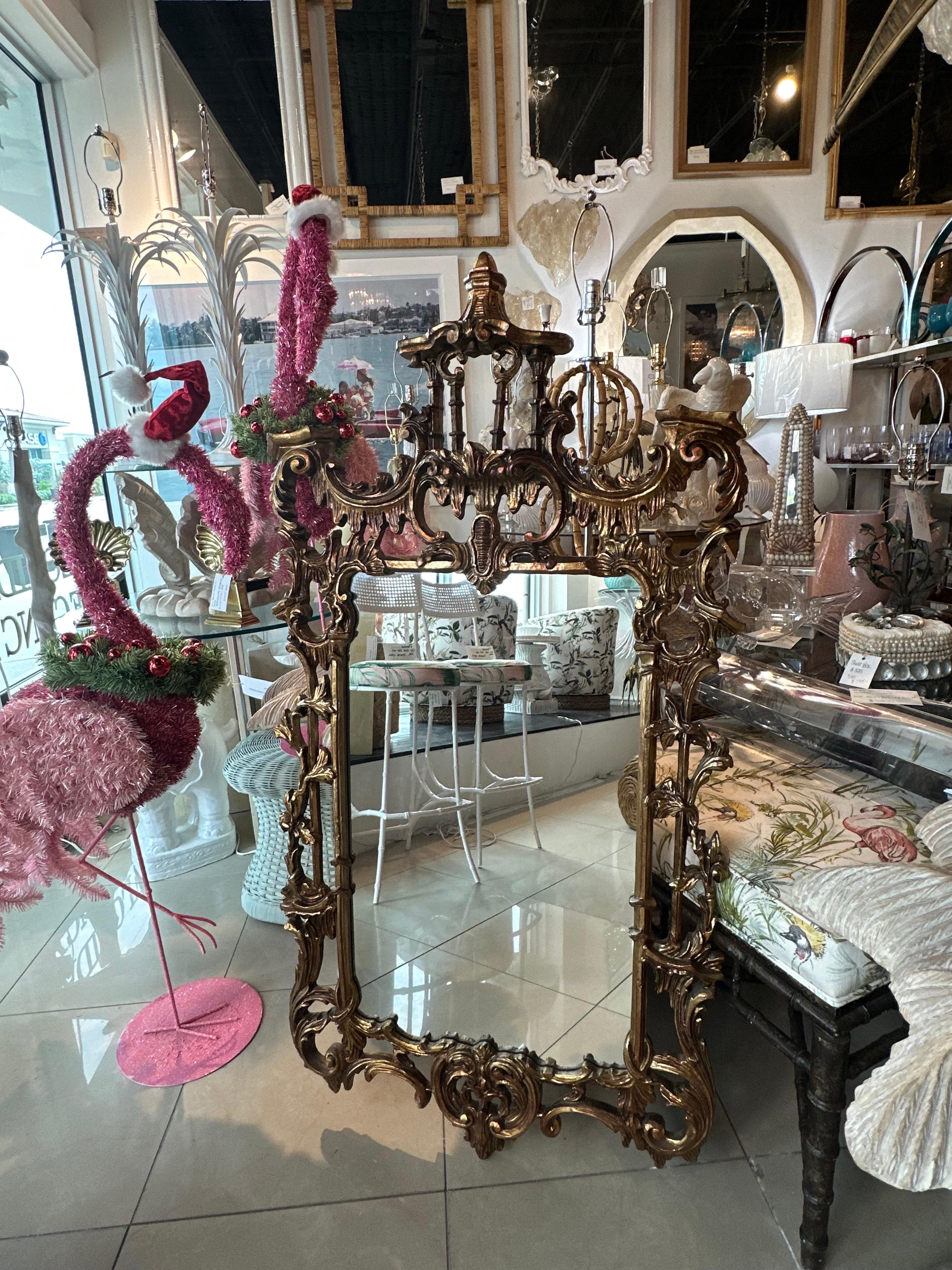 Miroir Vieux miroir mural pagode Chippendale chinois de Palm Beach Chinoiserie avec cloches en vente