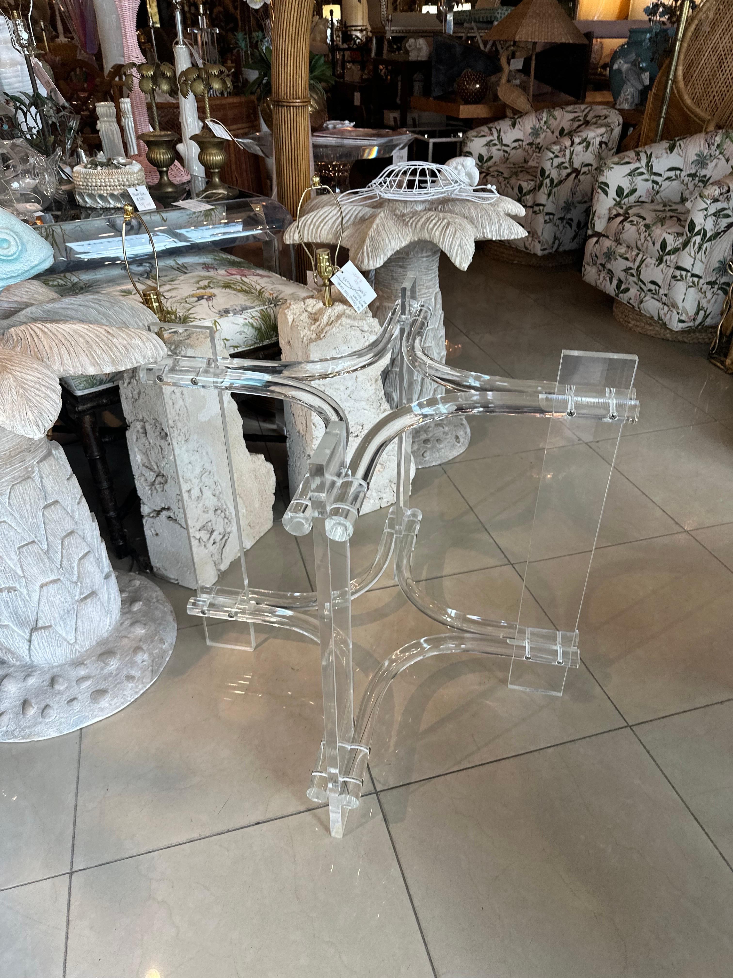 Vintage Palm Beach Modern Lucite Dining Game Center Entry Table Base In Good Condition For Sale In West Palm Beach, FL