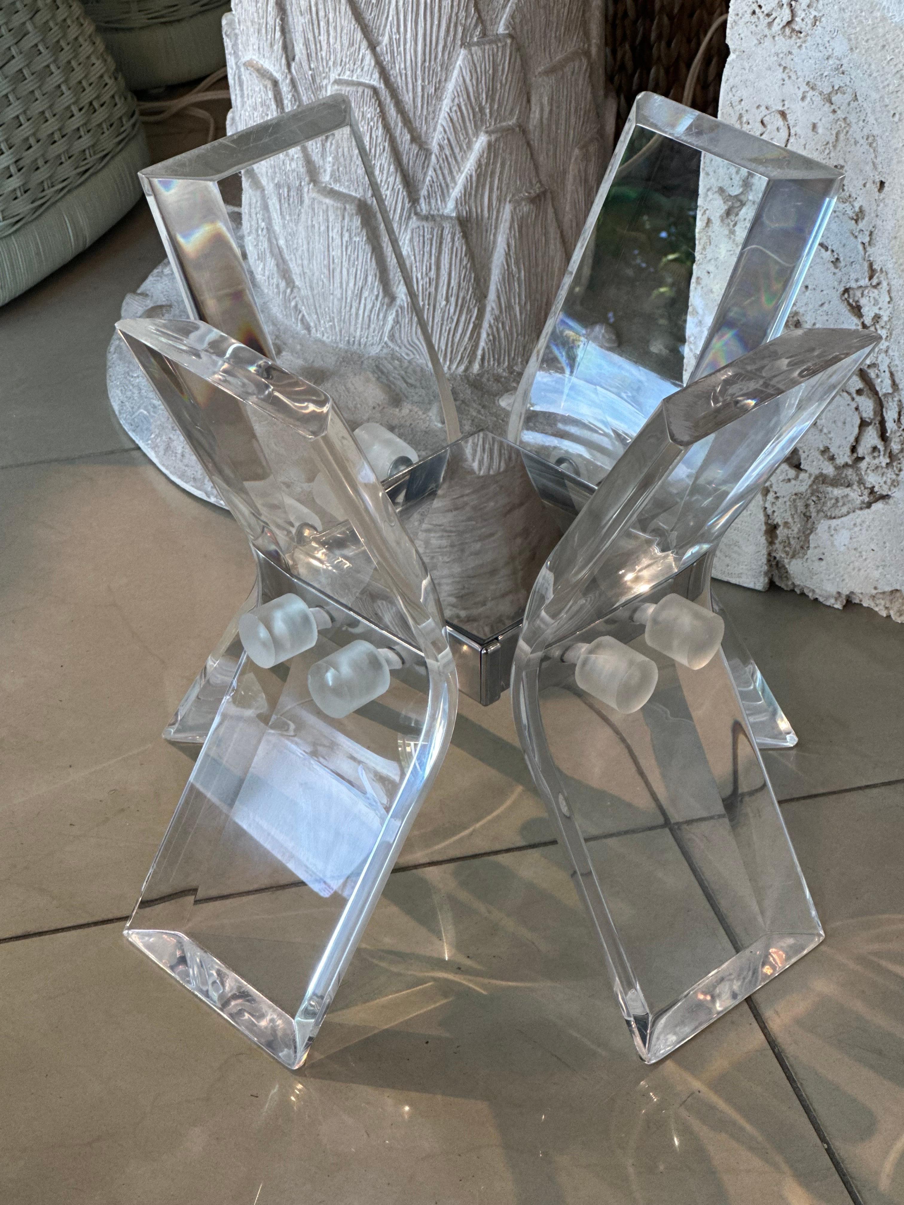 Base de table basse cocktail moderne de Palm Beach en lucite avec miroir évasé en vente 3