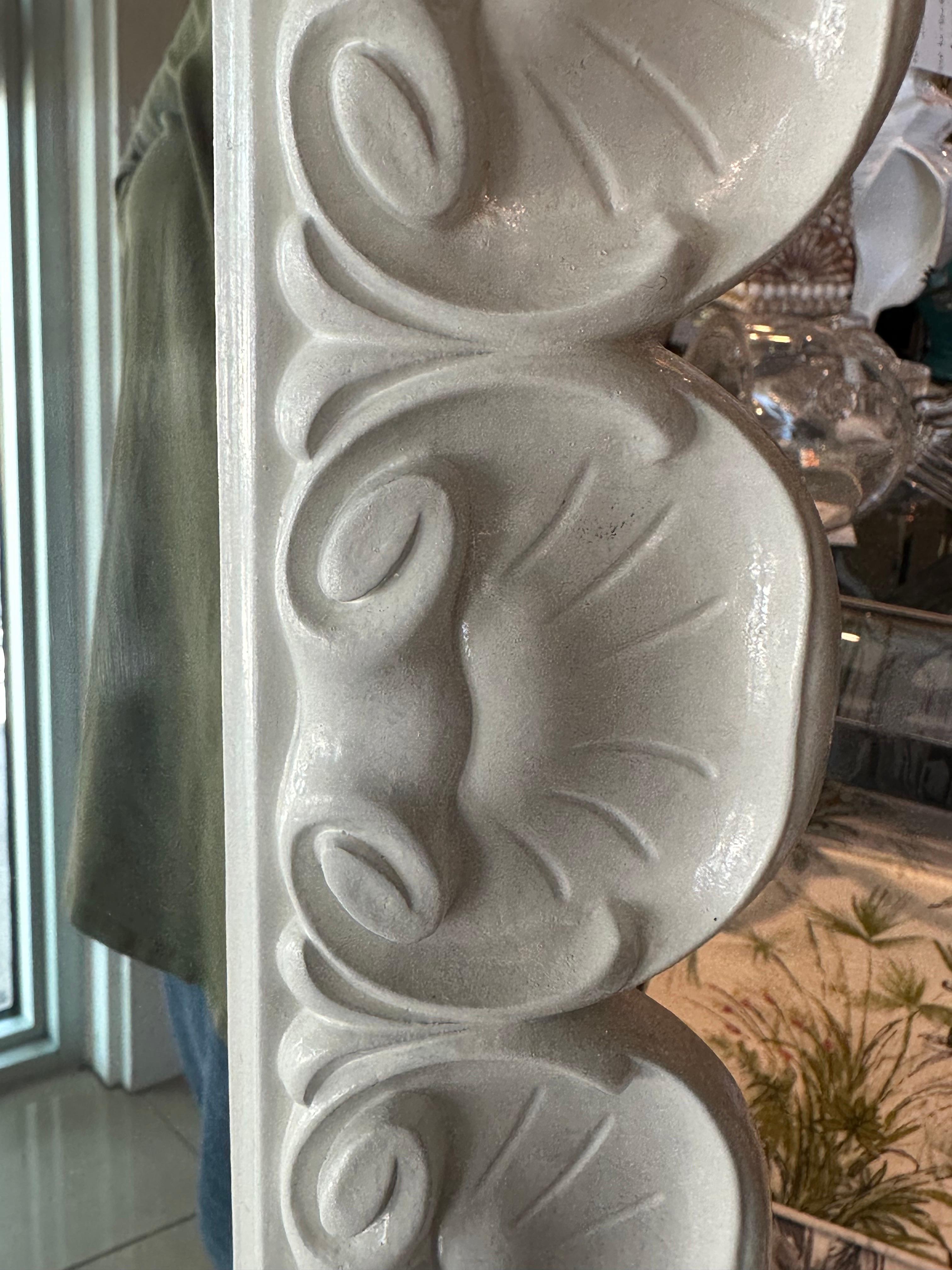 Vintage Palm Beach Newly Lacquered White Scalloped Sea Shell Wall Mirror im Angebot 3