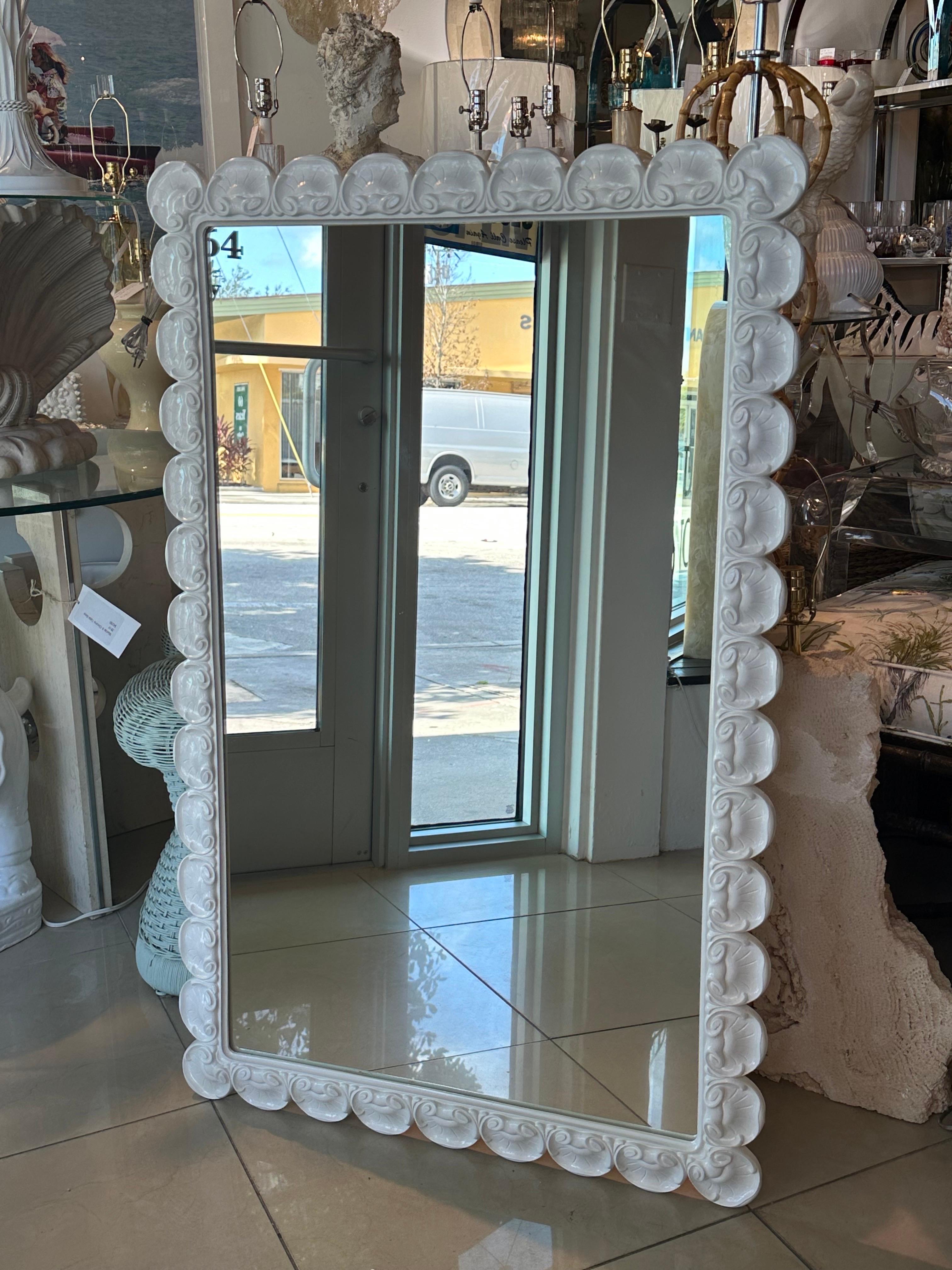 Vintage Palm Beach Newly Lacquered White Scalloped Sea Shell Wall Mirror im Angebot 5
