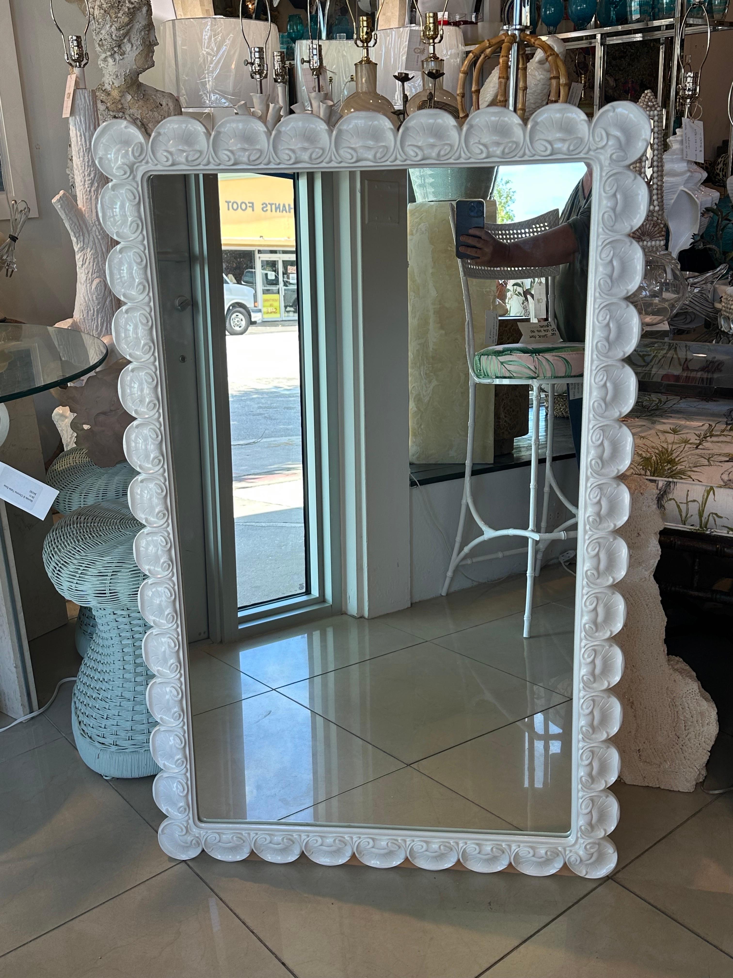 Vintage Palm Beach Newly Lacquered White Scalloped Sea Shell Wall Mirror im Angebot 2
