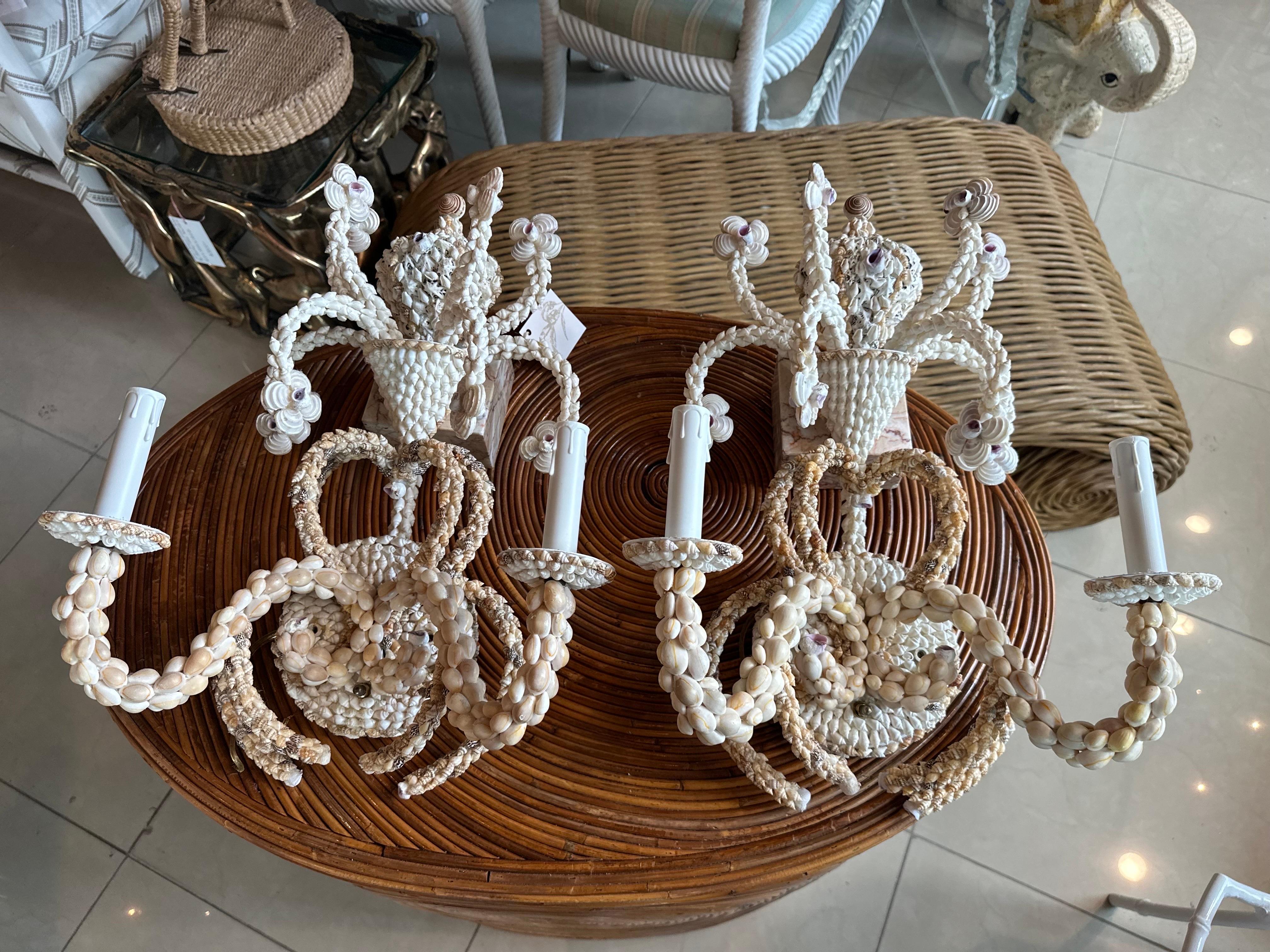 Vintage Palm Beach Pair of Seashell Shell Encrusted Sconce Wall Lights For Sale 4