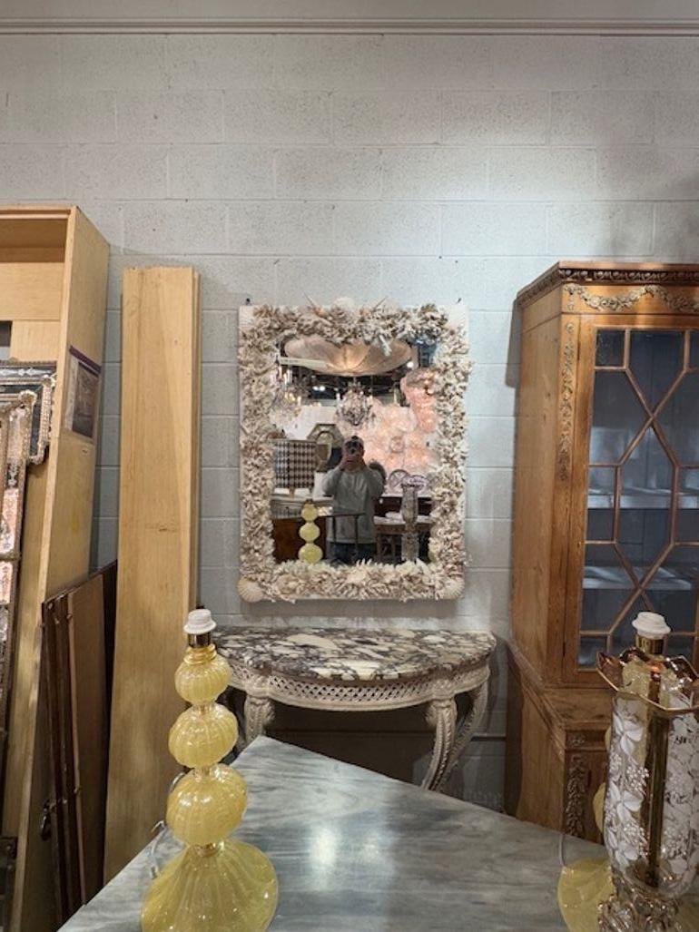 Coquillage Vieux miroir coquillage de Palm Beach en vente