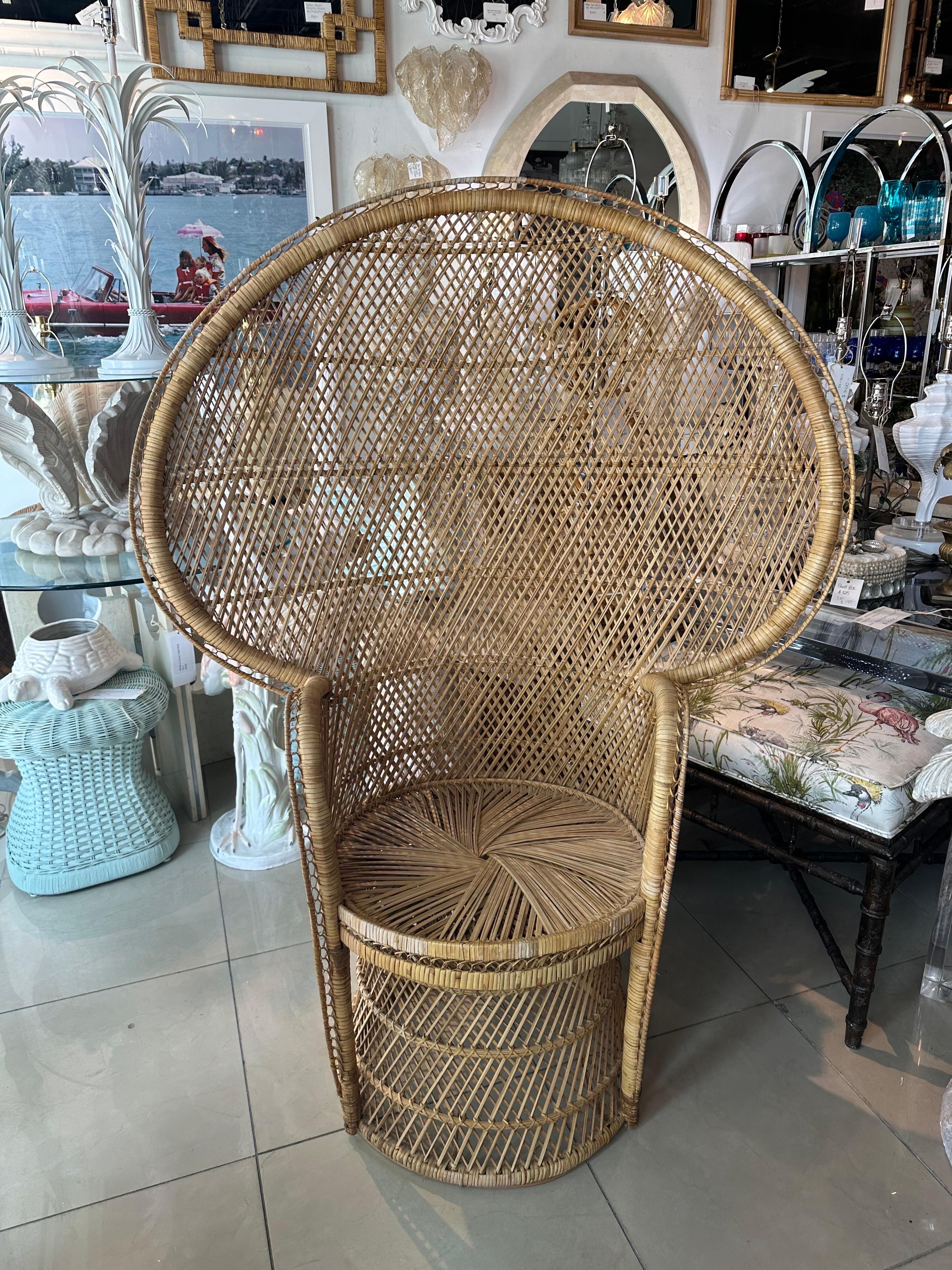 Beautiful vintage Palm Beach rattan wicker fan peacock back lounge chair. No damage to wicker. Dimensions: 59.5 H x 44 W x 21 D x Seat Height 19. 
Please let me know if you would like an additional shipping quote other then the 1st dibs . 