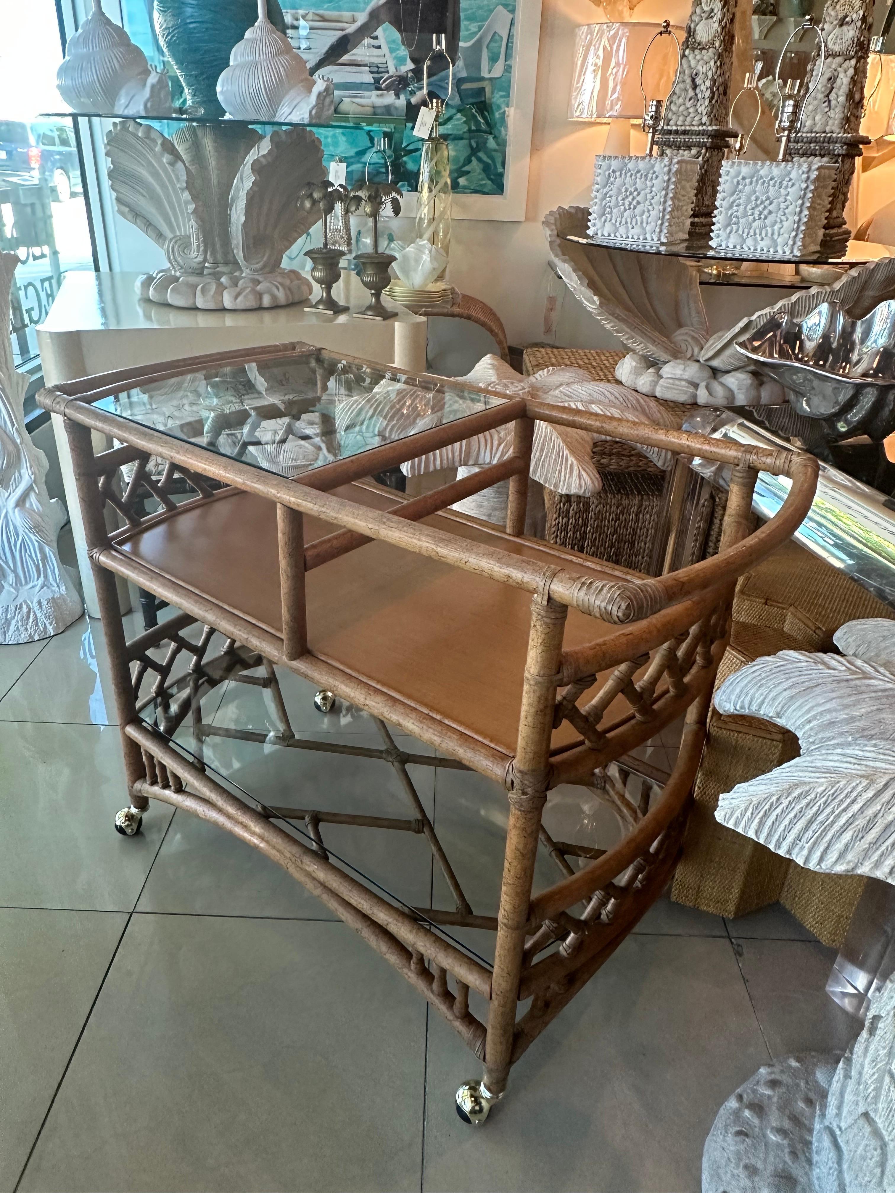Vintage Palm Beach Tropical Rattan & Bamboo Bar Cart Barcart Glass Top  In Good Condition For Sale In West Palm Beach, FL