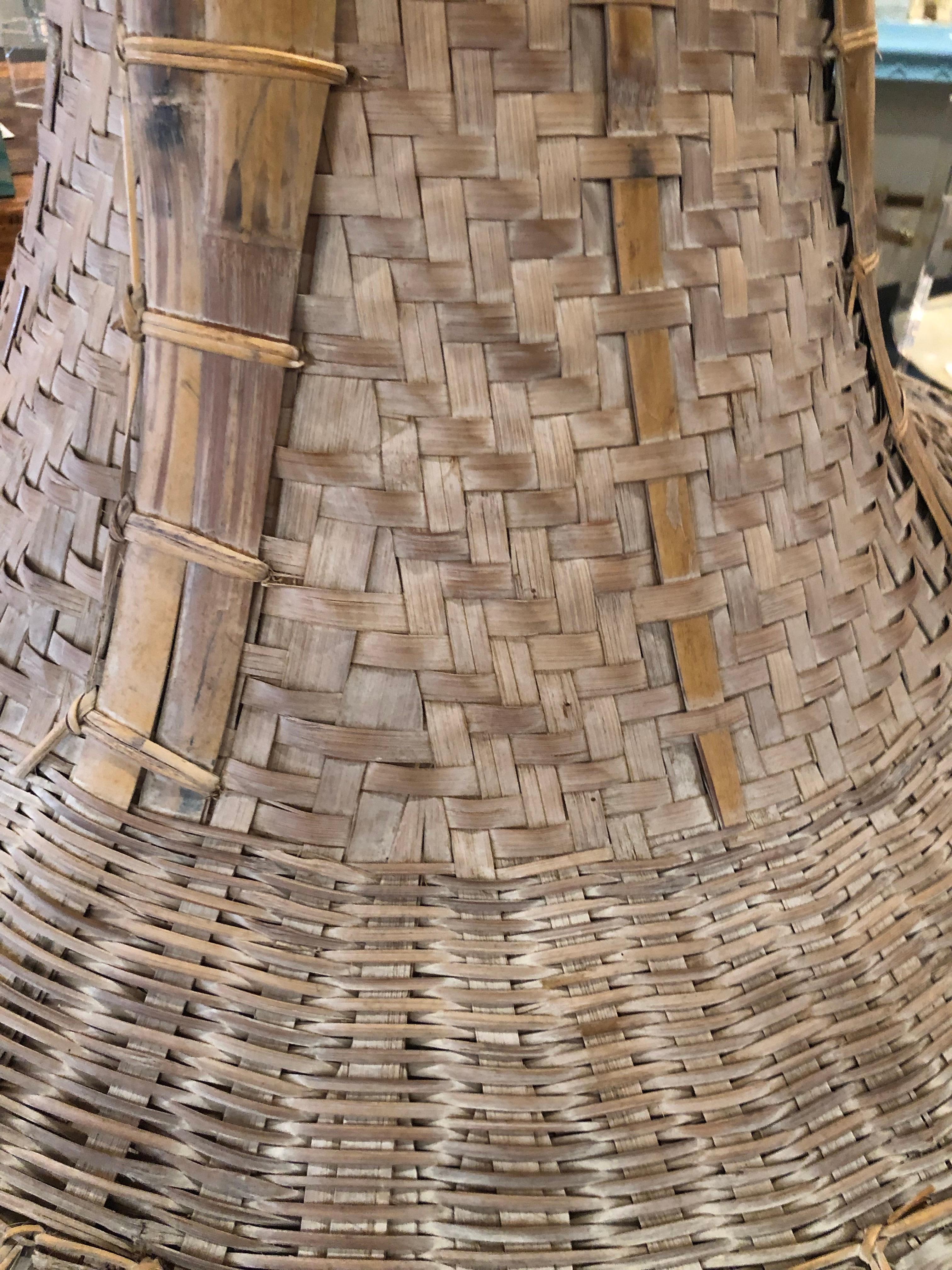 Vintage Palm Beach Tropical Rattan Wicker Pagoda Large Chandelier In Good Condition In West Palm Beach, FL