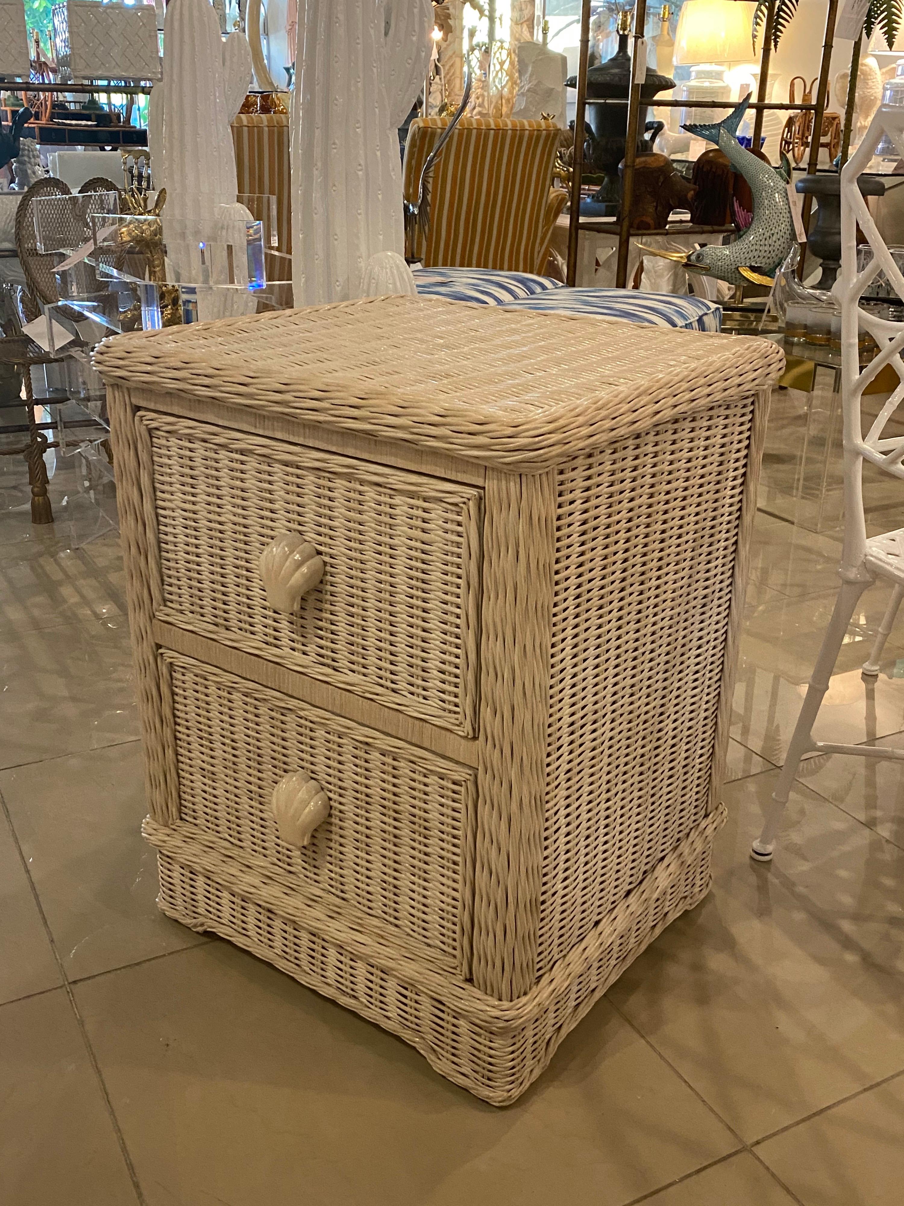 Vintage Palm Beach Wicker Nightstand Chest of 2 Drawers Shell Pulls In Good Condition For Sale In West Palm Beach, FL