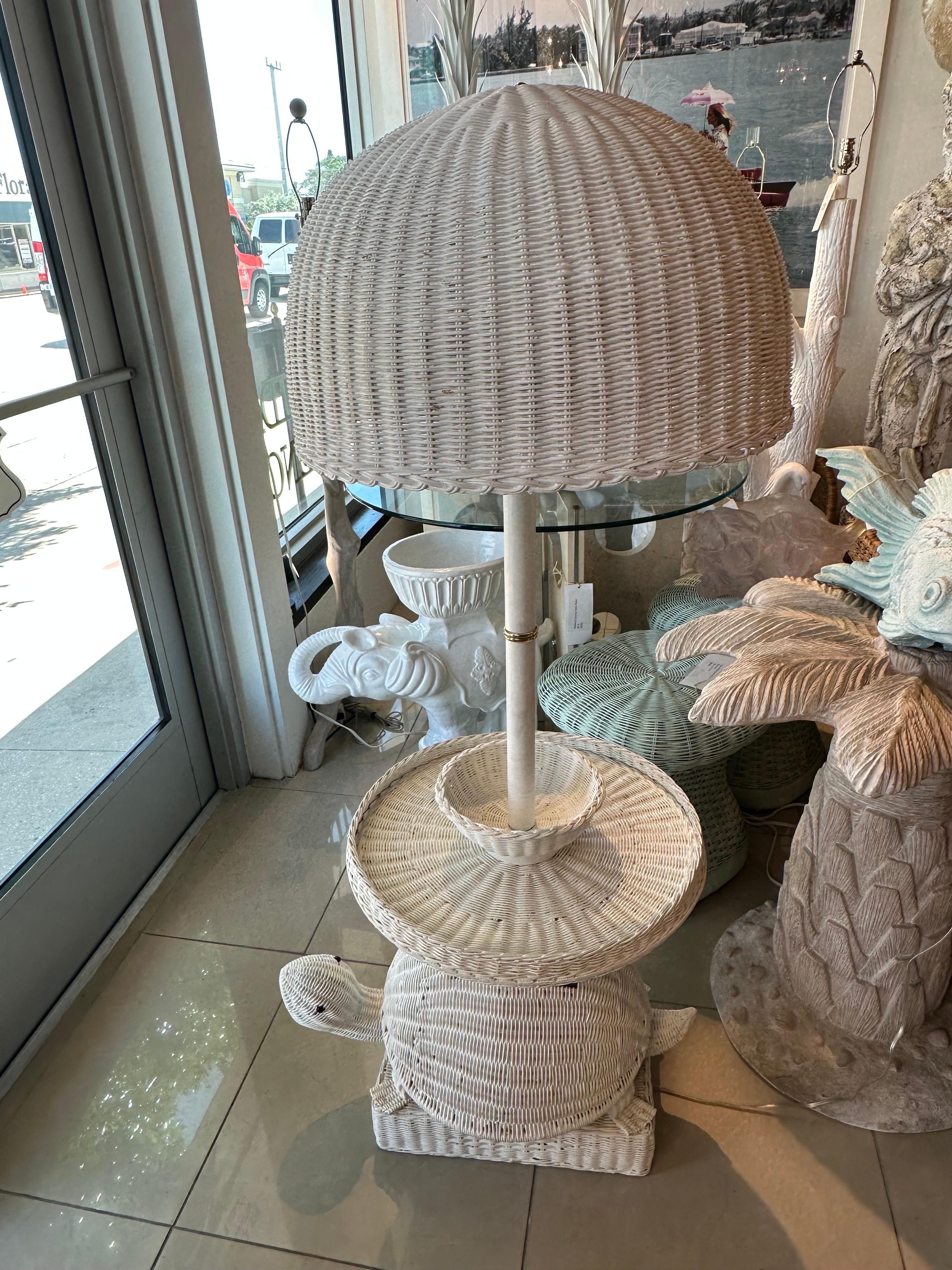Vintage Palm Beach Wicker Turtle Floor End Side Table Lamp Newly Wired For Sale 6