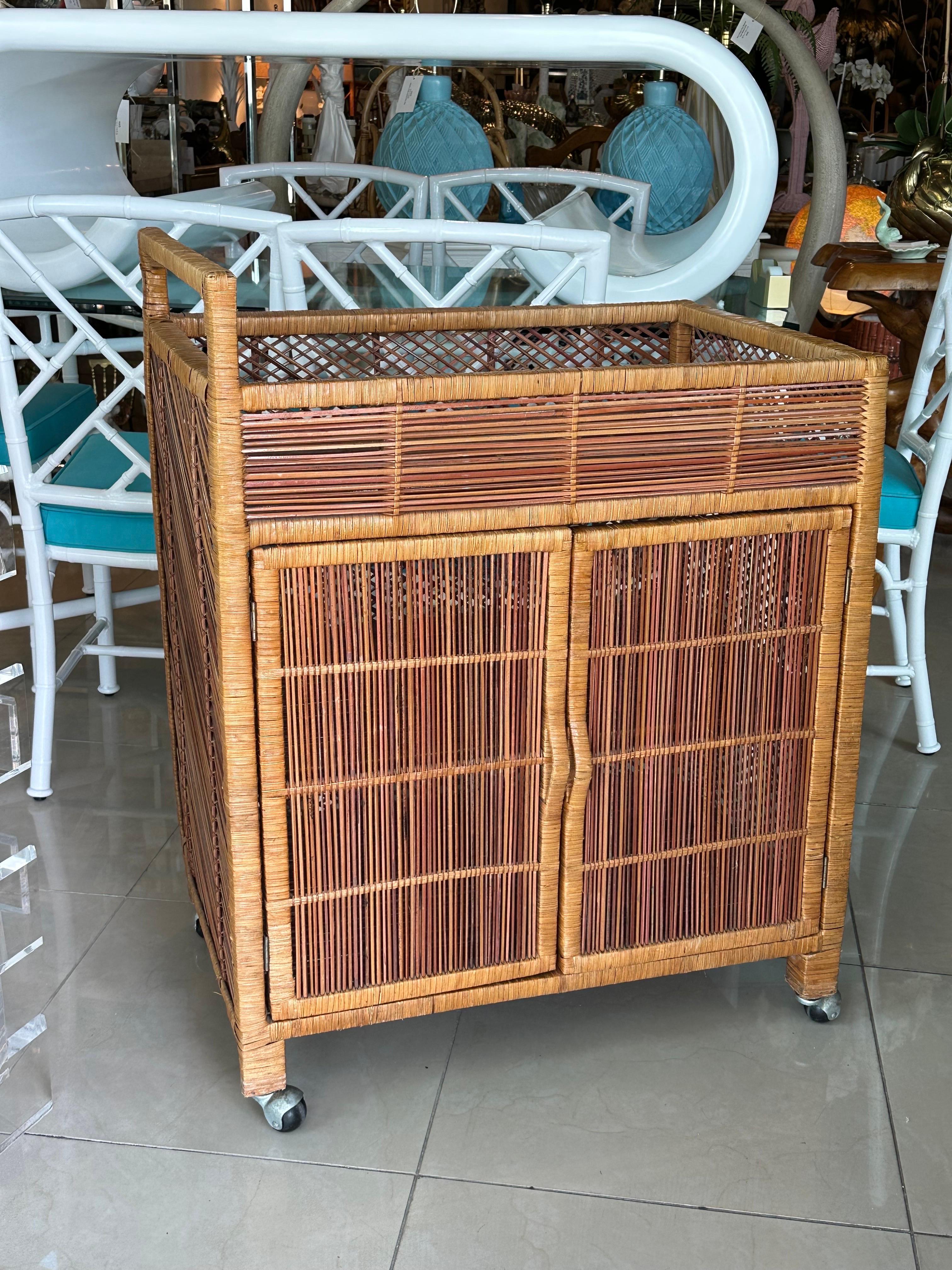 American Vintage Palm Beach Wrapped Wicker Reed Rattan Bar Cart with Shelves & Doors For Sale