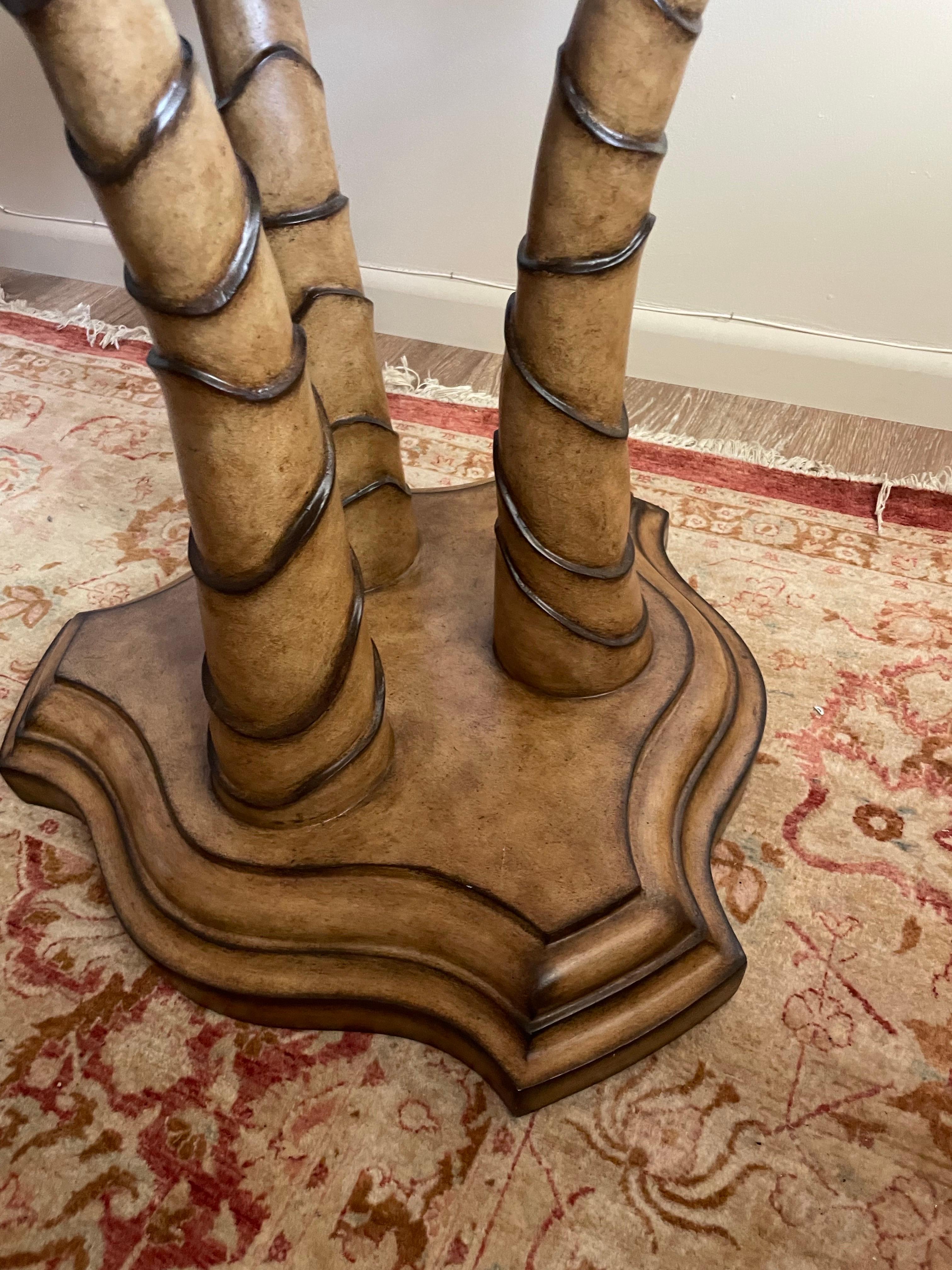 Table de salle à manger vintage en palmier avec plateau en verre en vente 7