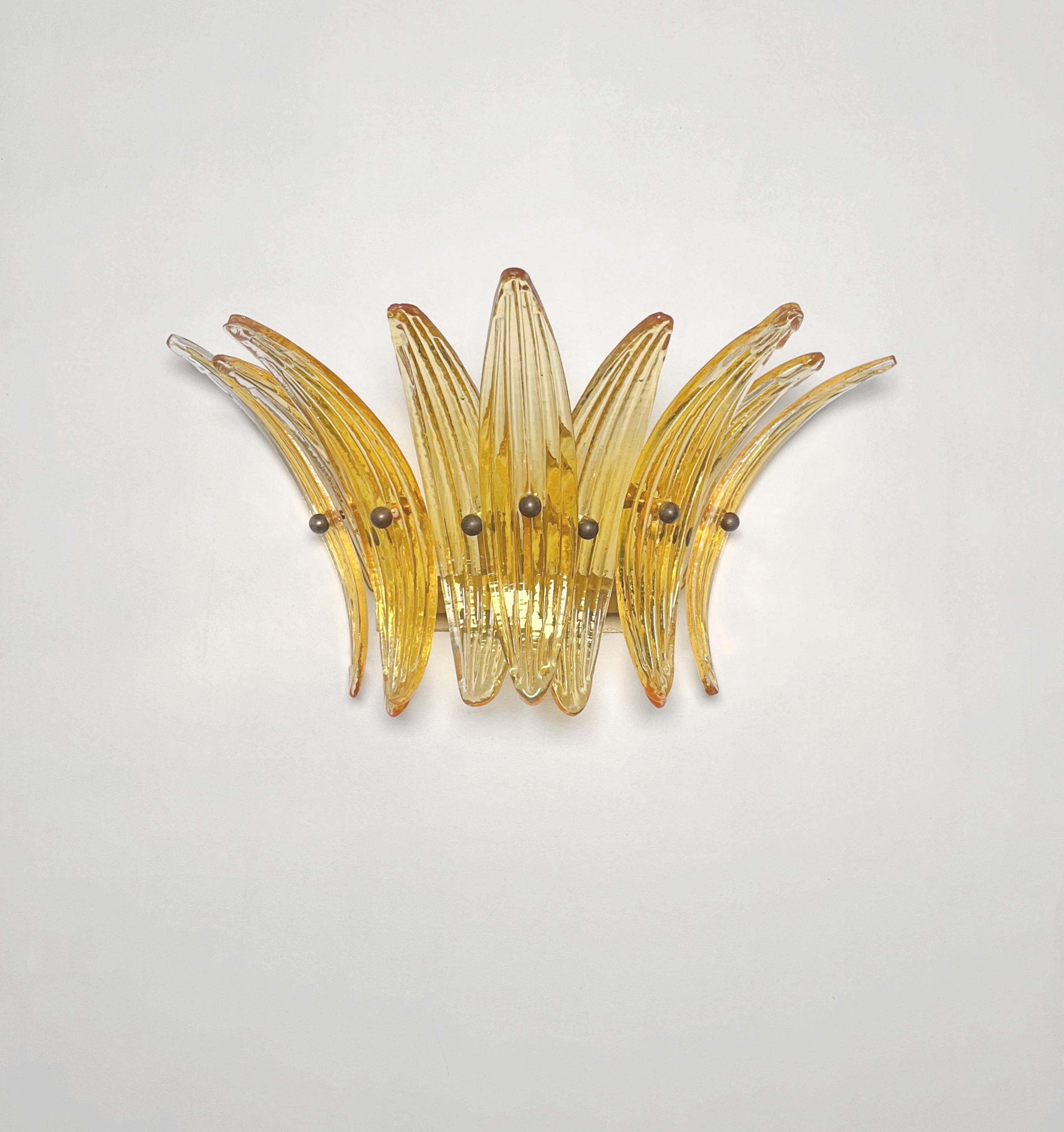 Palmette Vintage Aplique, Vidrios Ámbar Galvanizado en venta