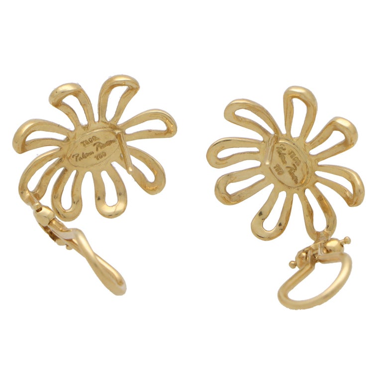 Vintage Paloma Picasso for Tiffany & Co Daisy Flower Earrings in 18k Yellow Gold In Excellent Condition For Sale In London, GB