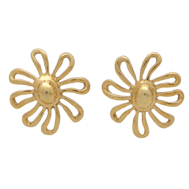 Women's or Men's Vintage Paloma Picasso for Tiffany & Co Daisy Flower Earrings in 18k Yellow Gold For Sale