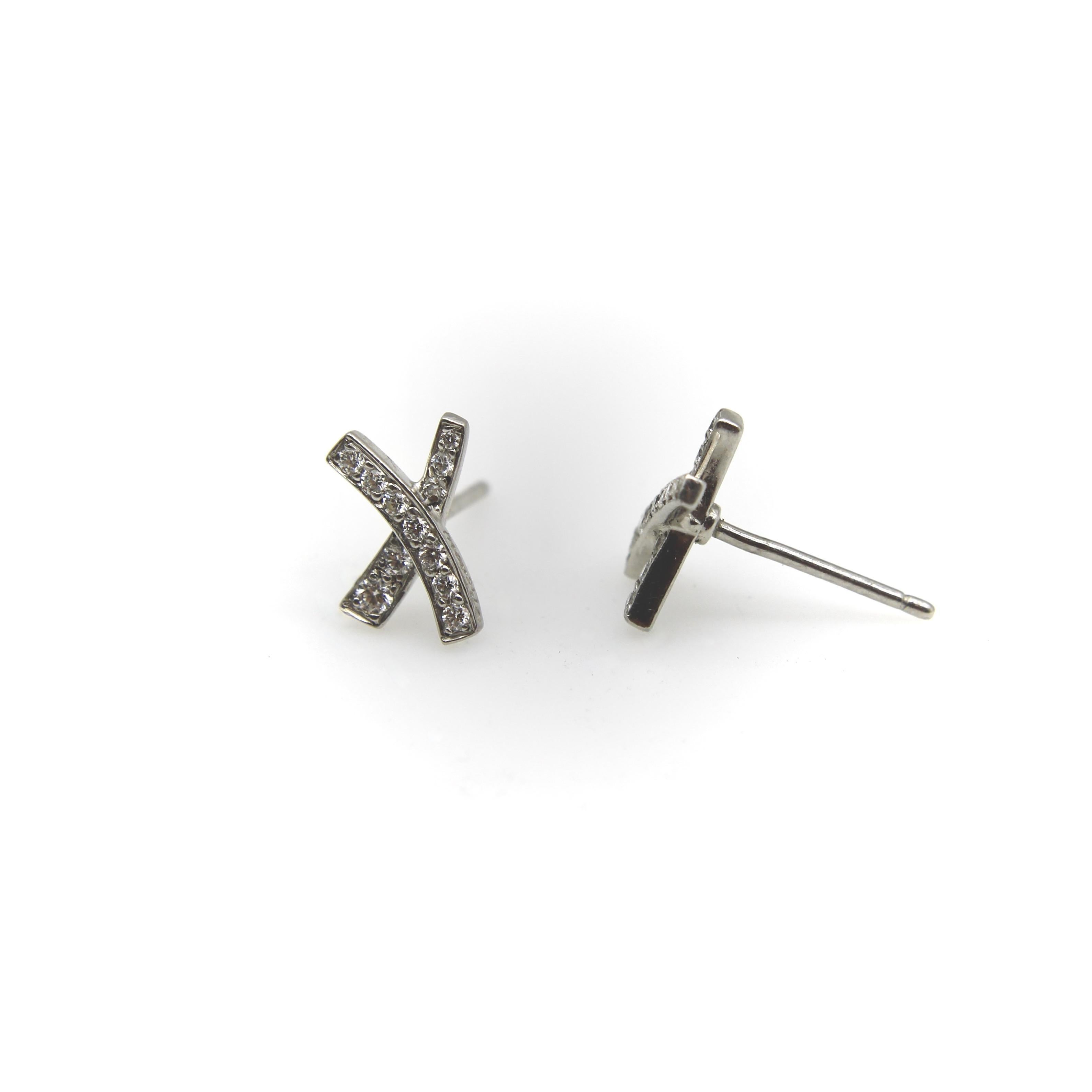 Paloma Picasso für Tiffany & Co., Vintage Kuss-Ohrringe aus Platin und Diamanten (Rundschliff) im Angebot