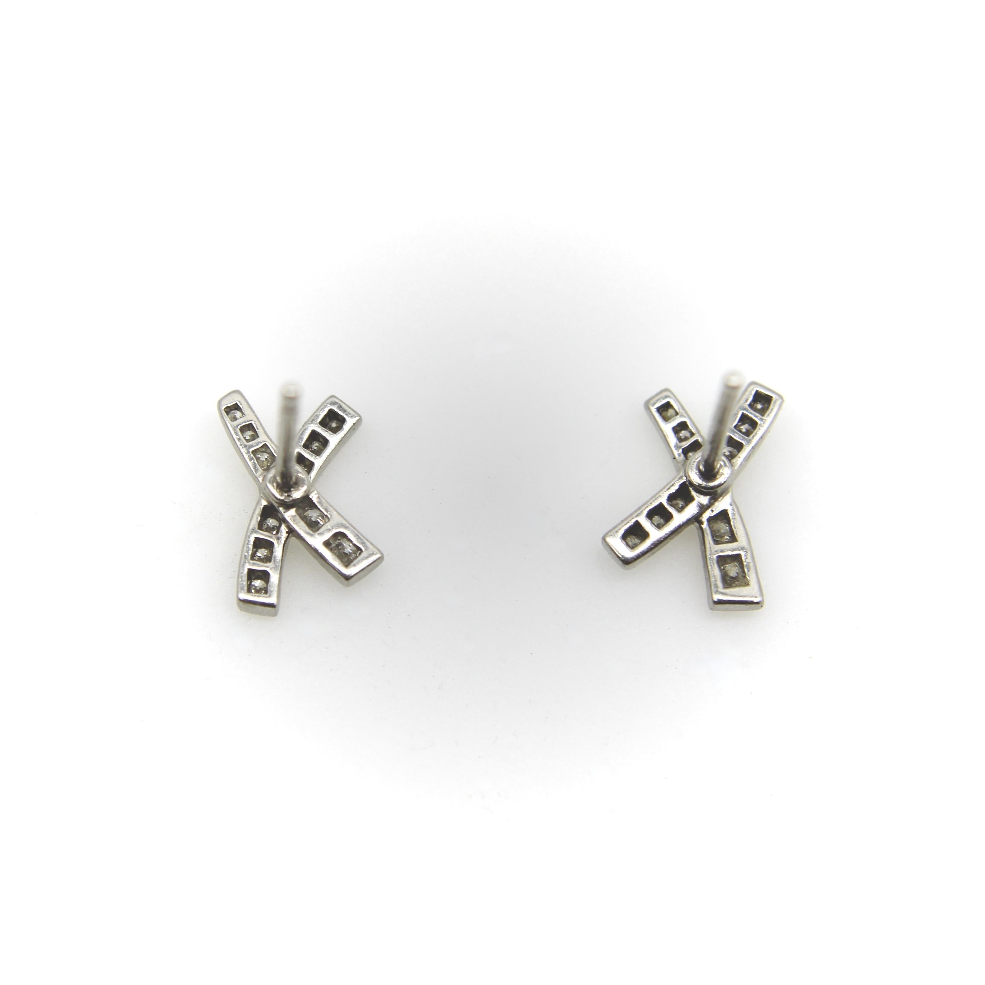 Paloma Picasso für Tiffany & Co., Vintage Kuss-Ohrringe aus Platin und Diamanten für Damen oder Herren im Angebot