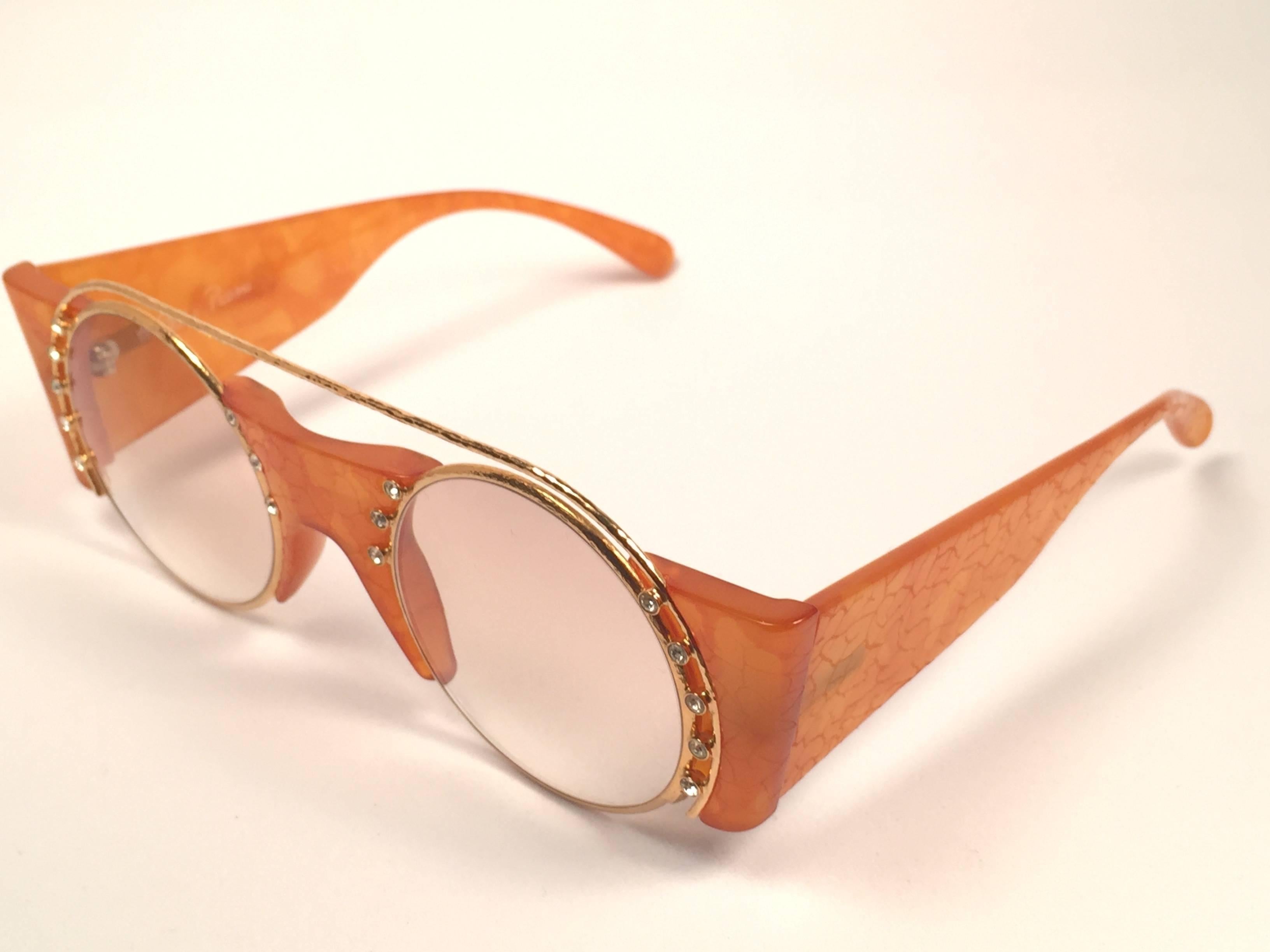 Paloma Picasso Vintage Oval Gold 3729 Lady Gaga Lunettes de soleil Made in Germany 1980 Excellent état - En vente à Baleares, Baleares