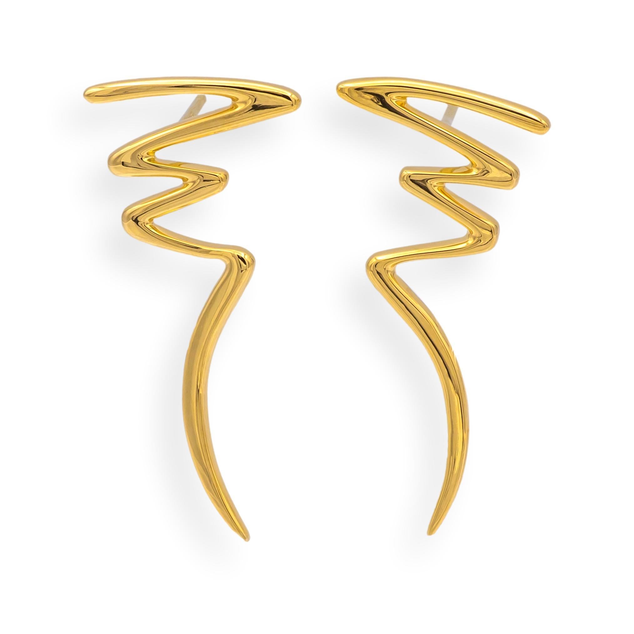 Vintage 1983 Tiffany & Co. Zickzack-Ohrringe, auch bekannt als Scribble Earrings, entworfen von Paloma Picasso. Diese asymmetrischen Ohrringe aus 18-karätigem Gelbgold zeigen eine fließende, abstrakte Form, die für Picassos kühne Formensprache