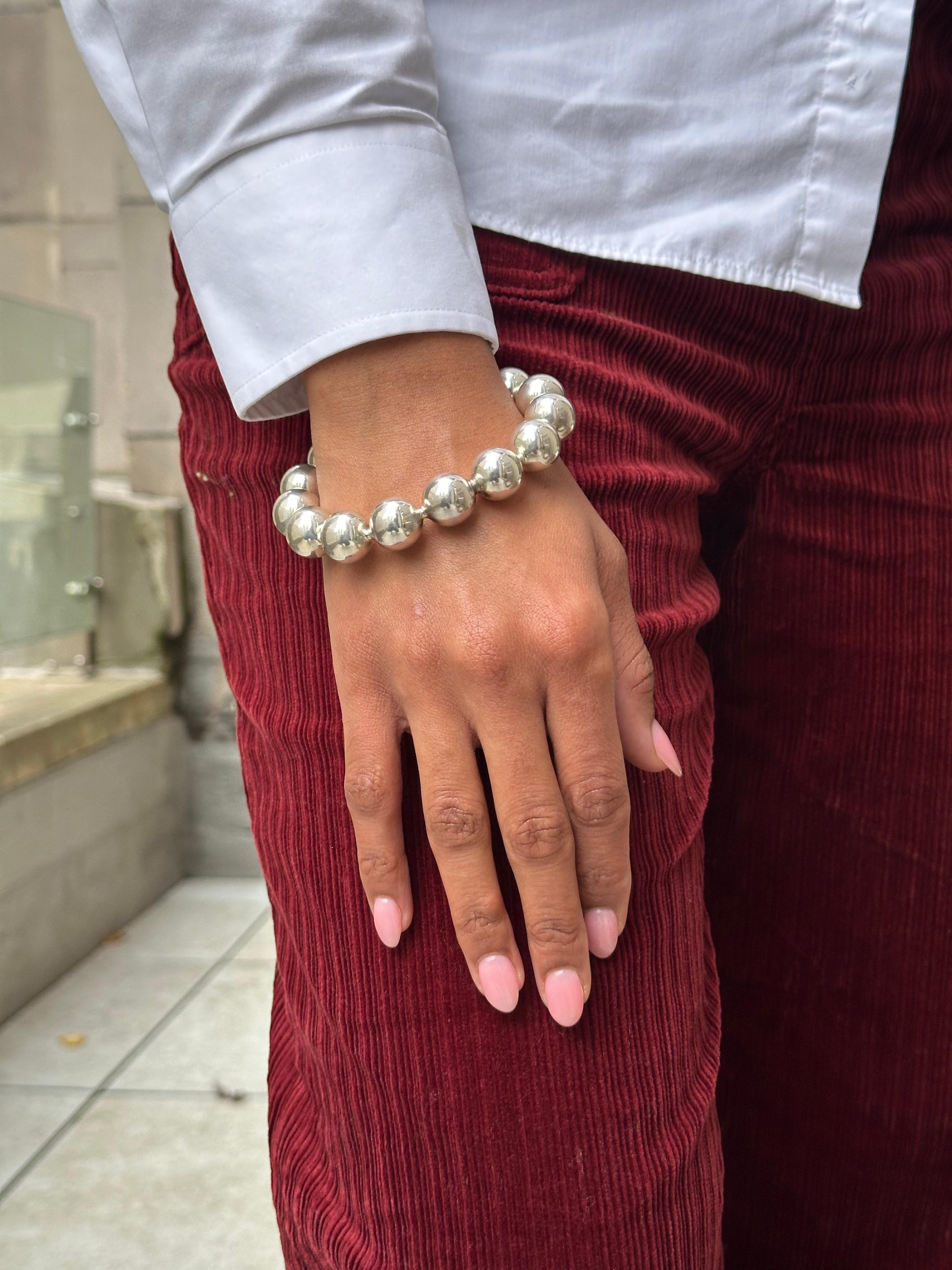 Contemporaneo Paloma Picasso for Tiffany & Co. d'epoca. Bangle a forma di palla in argento sterling in vendita