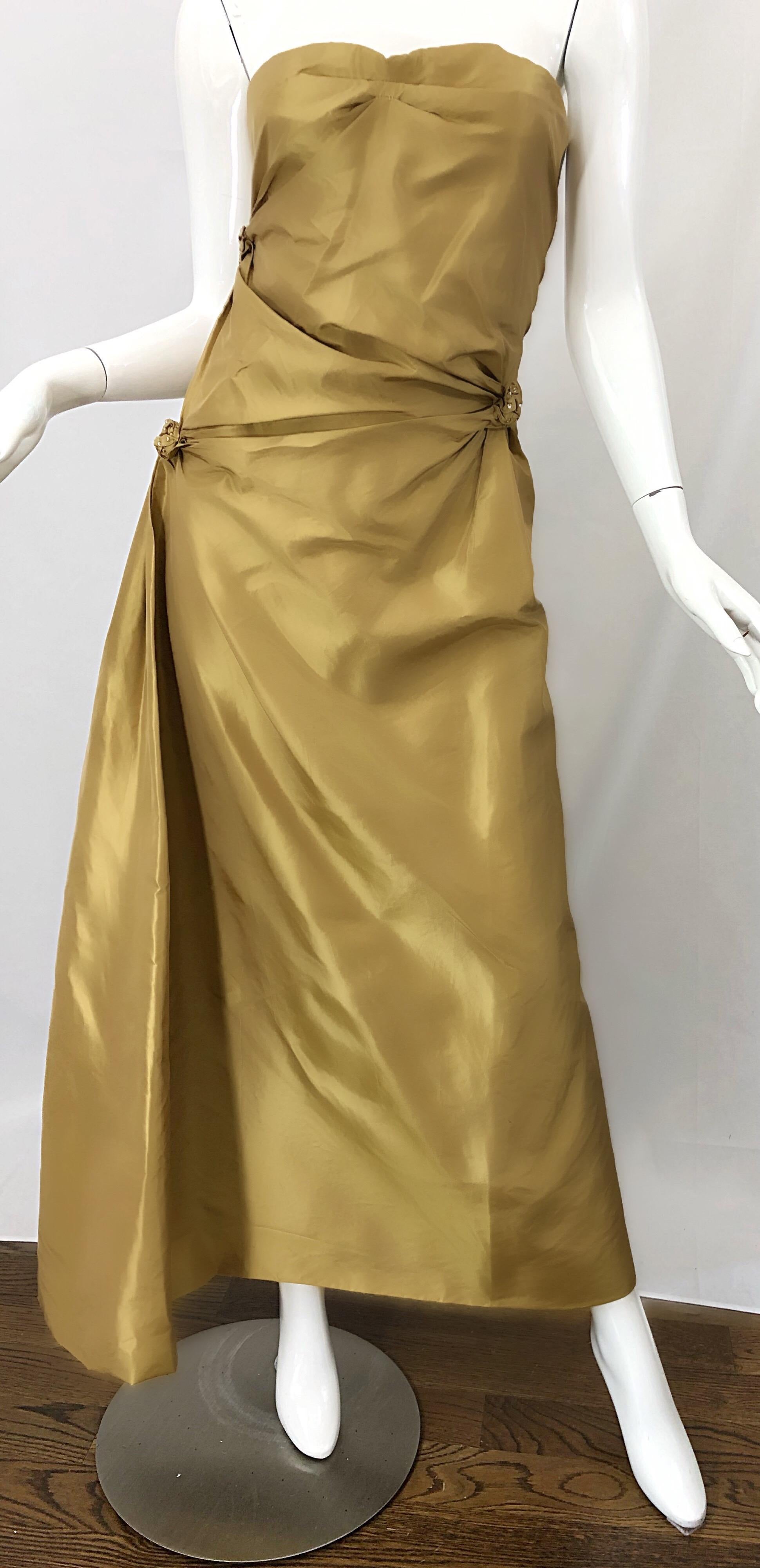 Vintage Pamela Dennis Couture Size 8 Gold Silk Taffeta Beaded Strapless 90s Gown In Excellent Condition For Sale In San Diego, CA