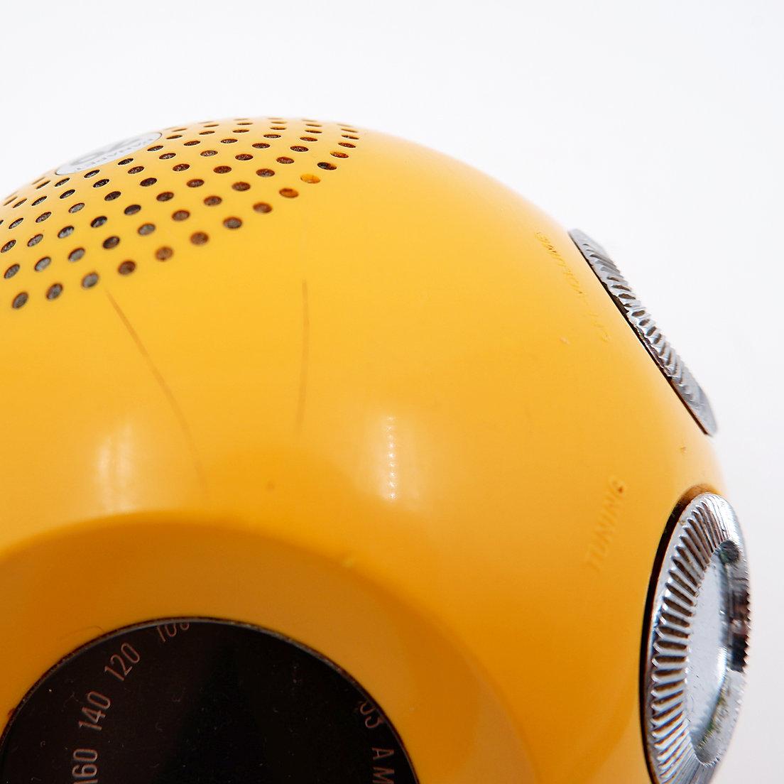 Vintage Panasonic R70 Transistor Radio, Space Age Design, Japan
