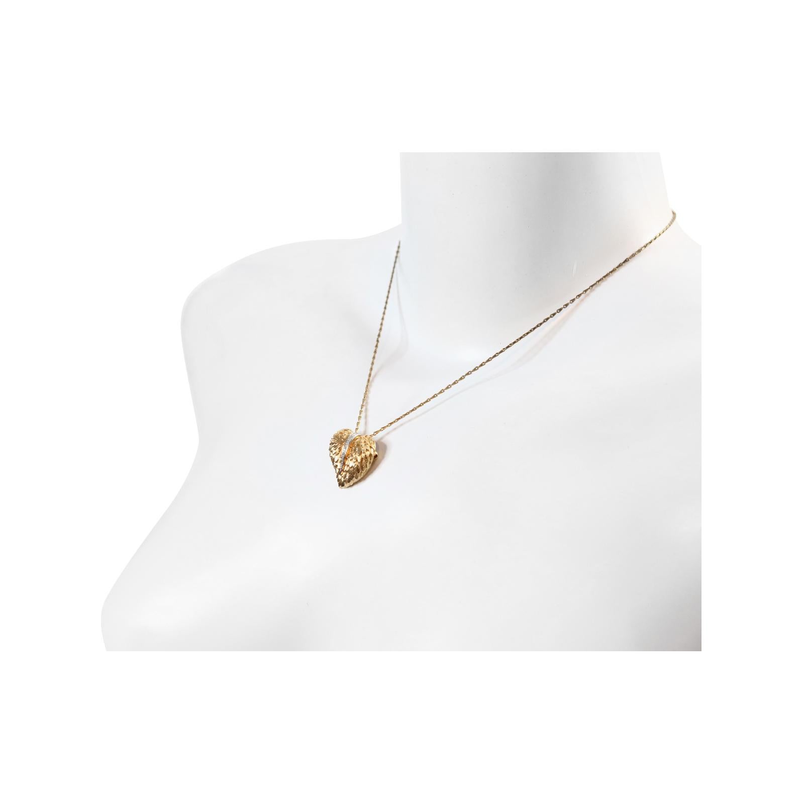 Vintage Panetta Gold Tone Heart Necklace Circa 1960s In Good Condition For Sale In New York, NY