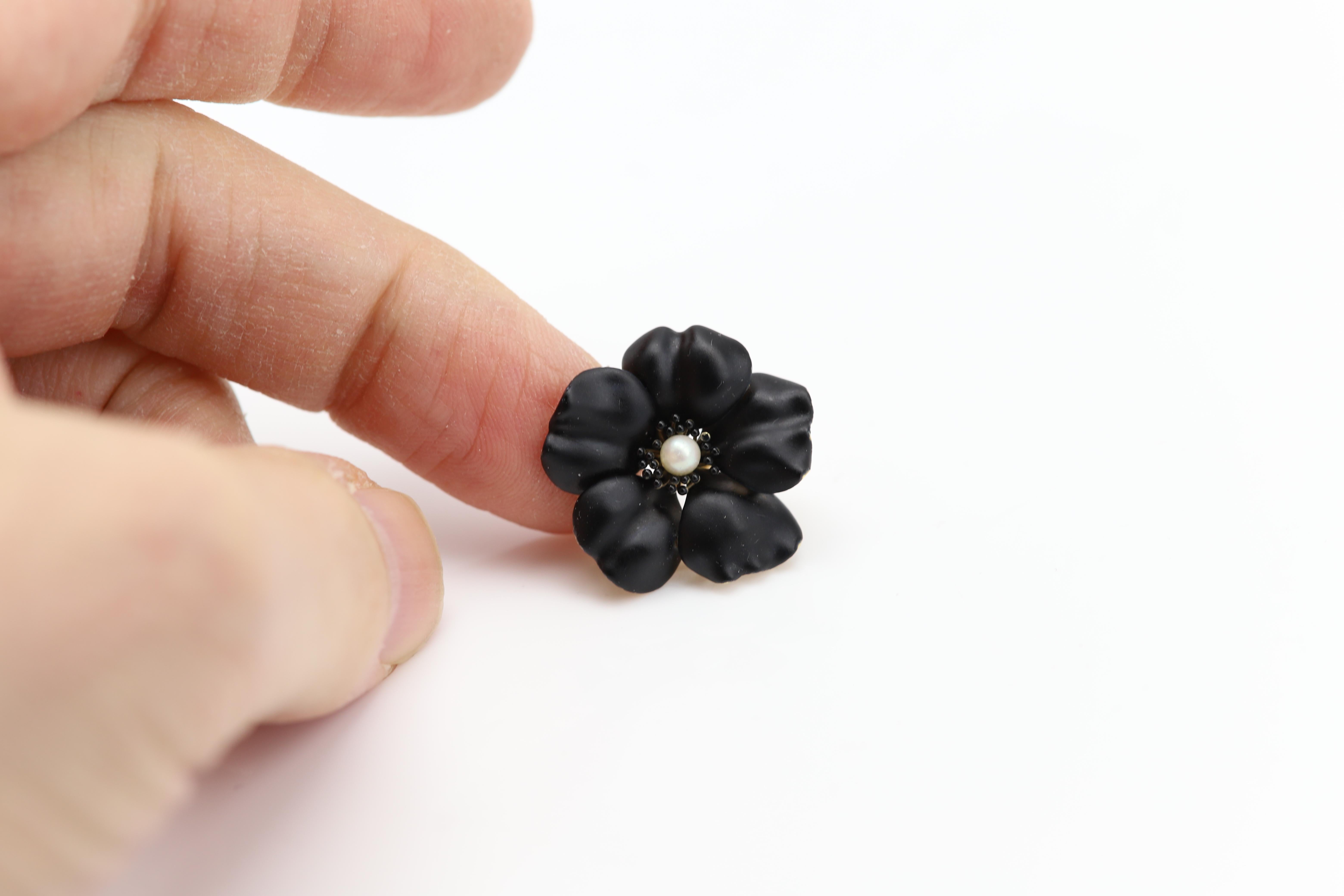 Vintage Pansy Art Nouveau Enamel Brooch circa early 1900's 14 Karat Black Pin For Sale 3